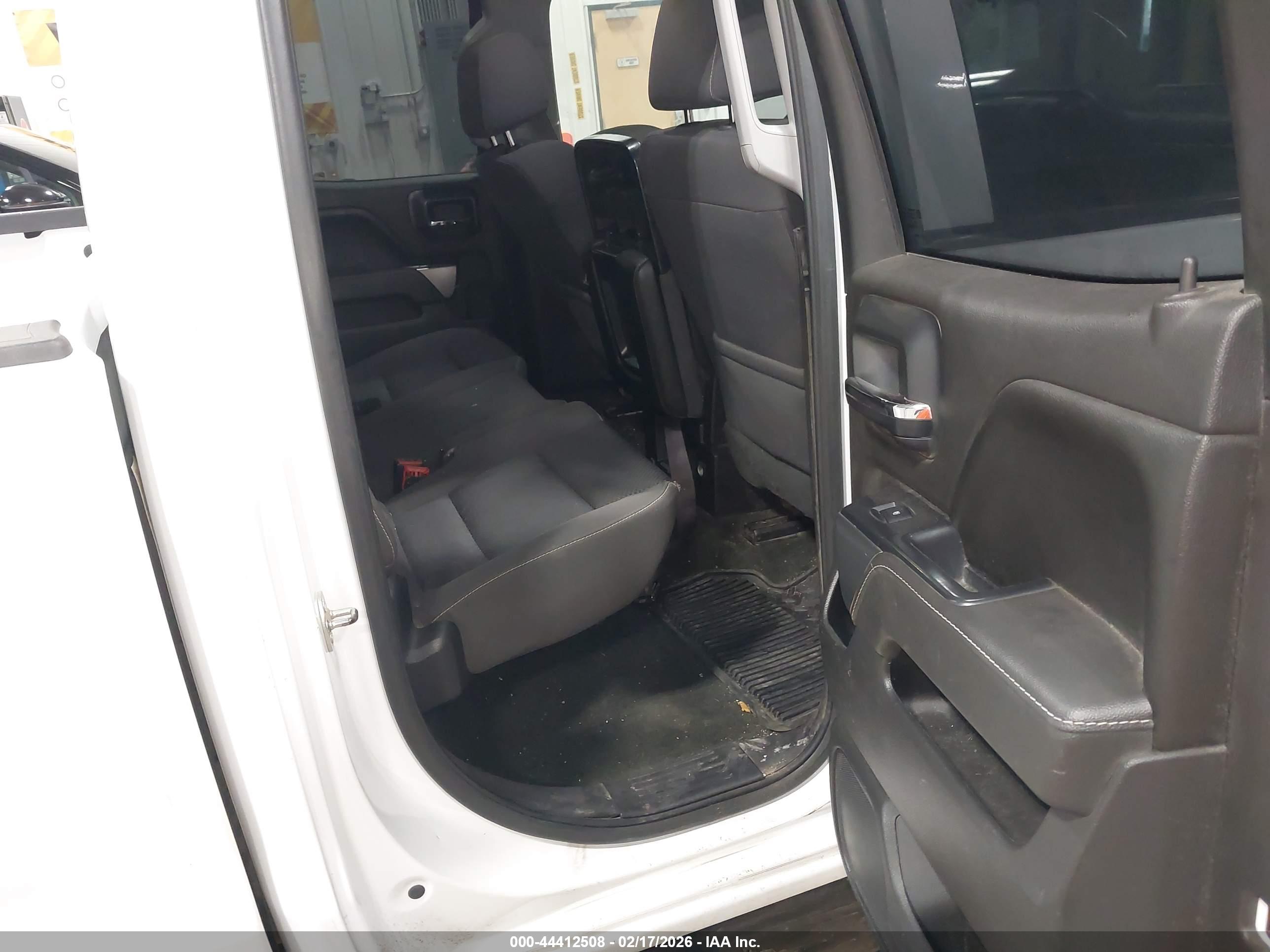 CHEVROLET SILVERADO image 8