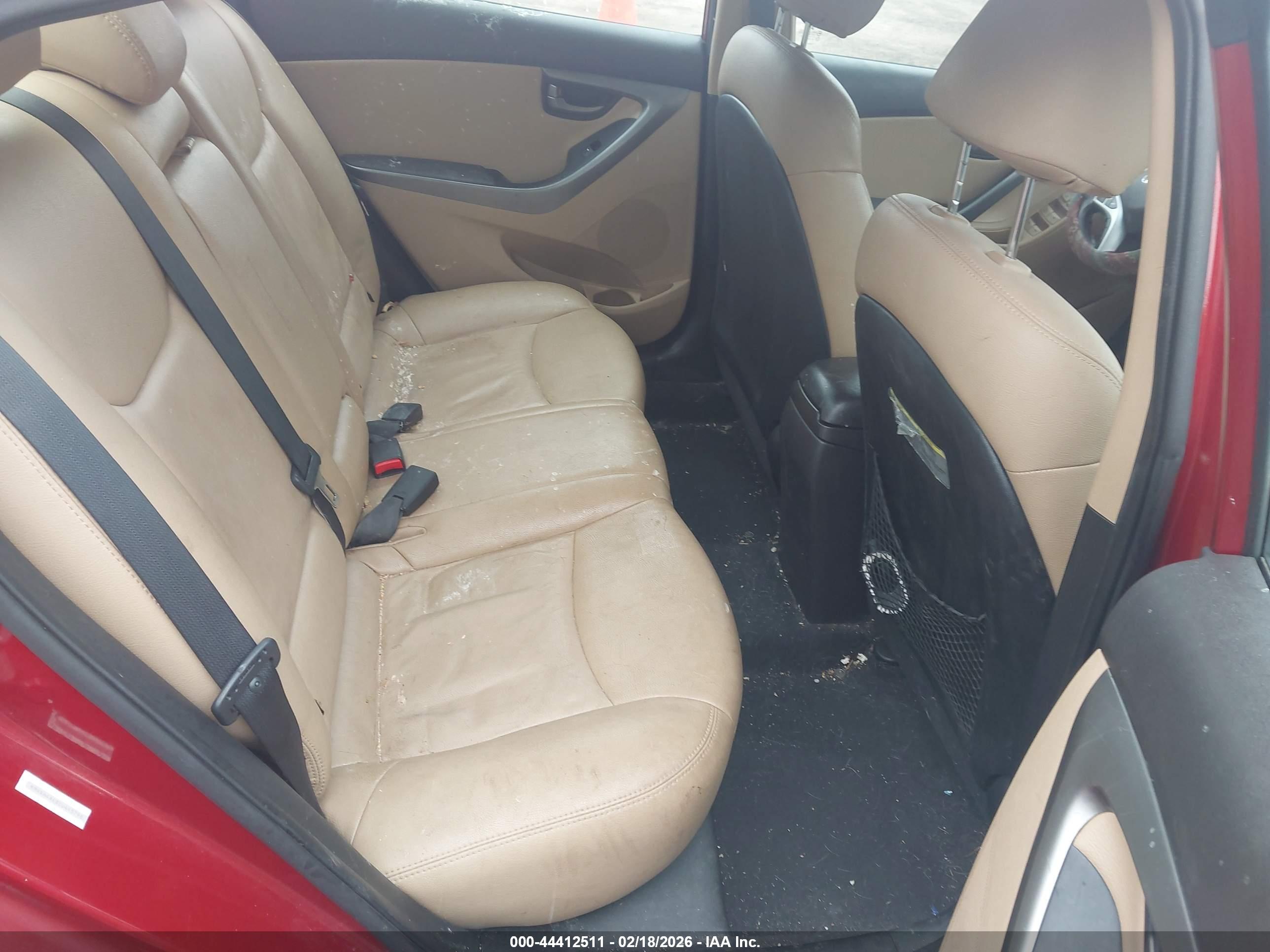 HYUNDAI ELANTRA image 8