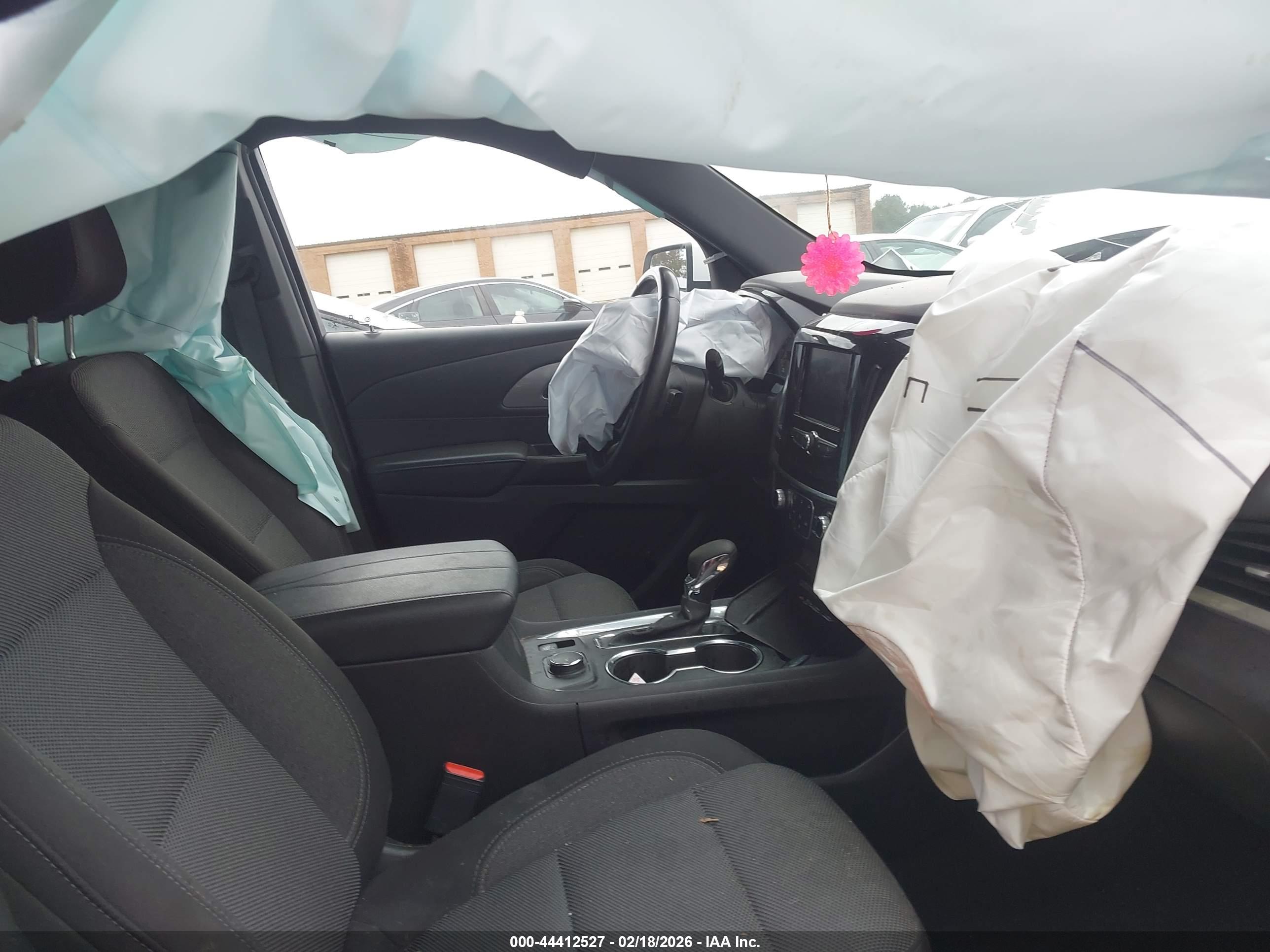 CHEVROLET TRAVERSE image 5