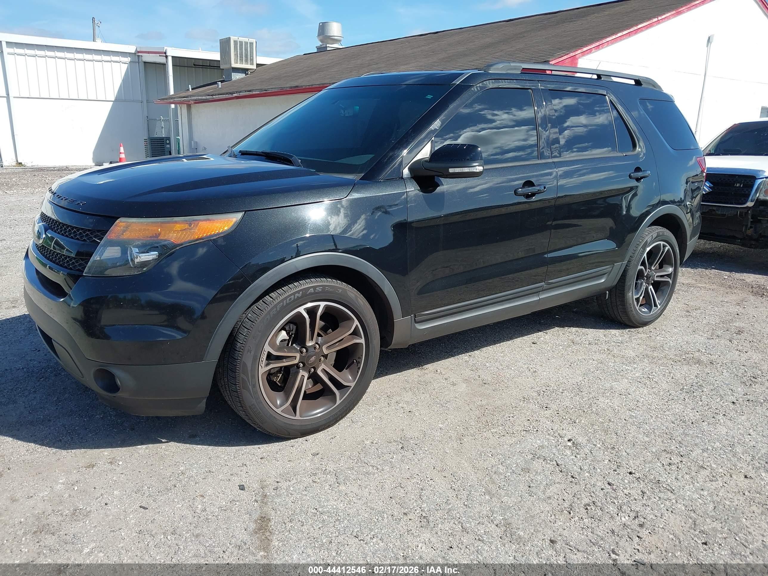 FORD EXPLORER image 2