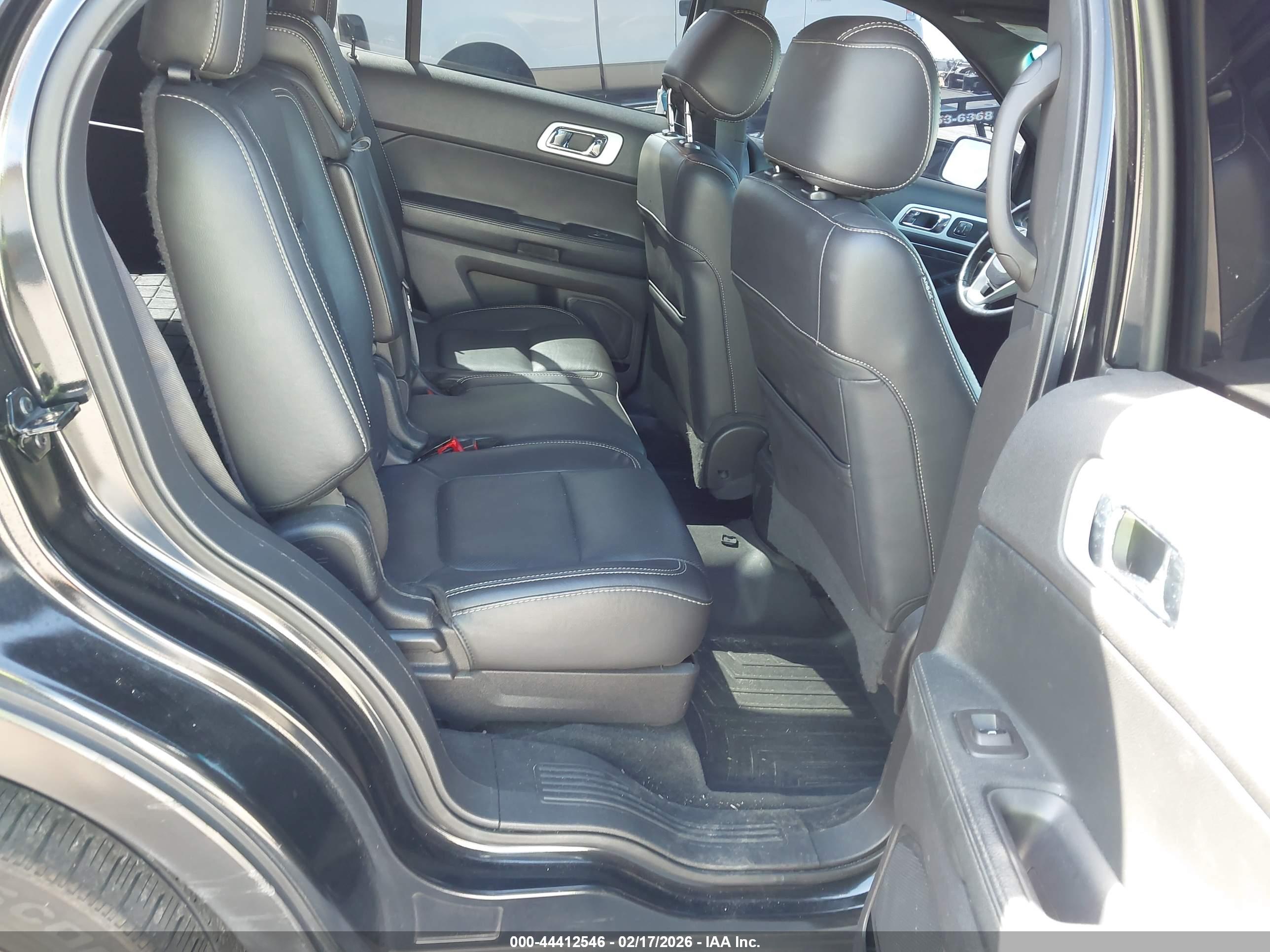 FORD EXPLORER image 8