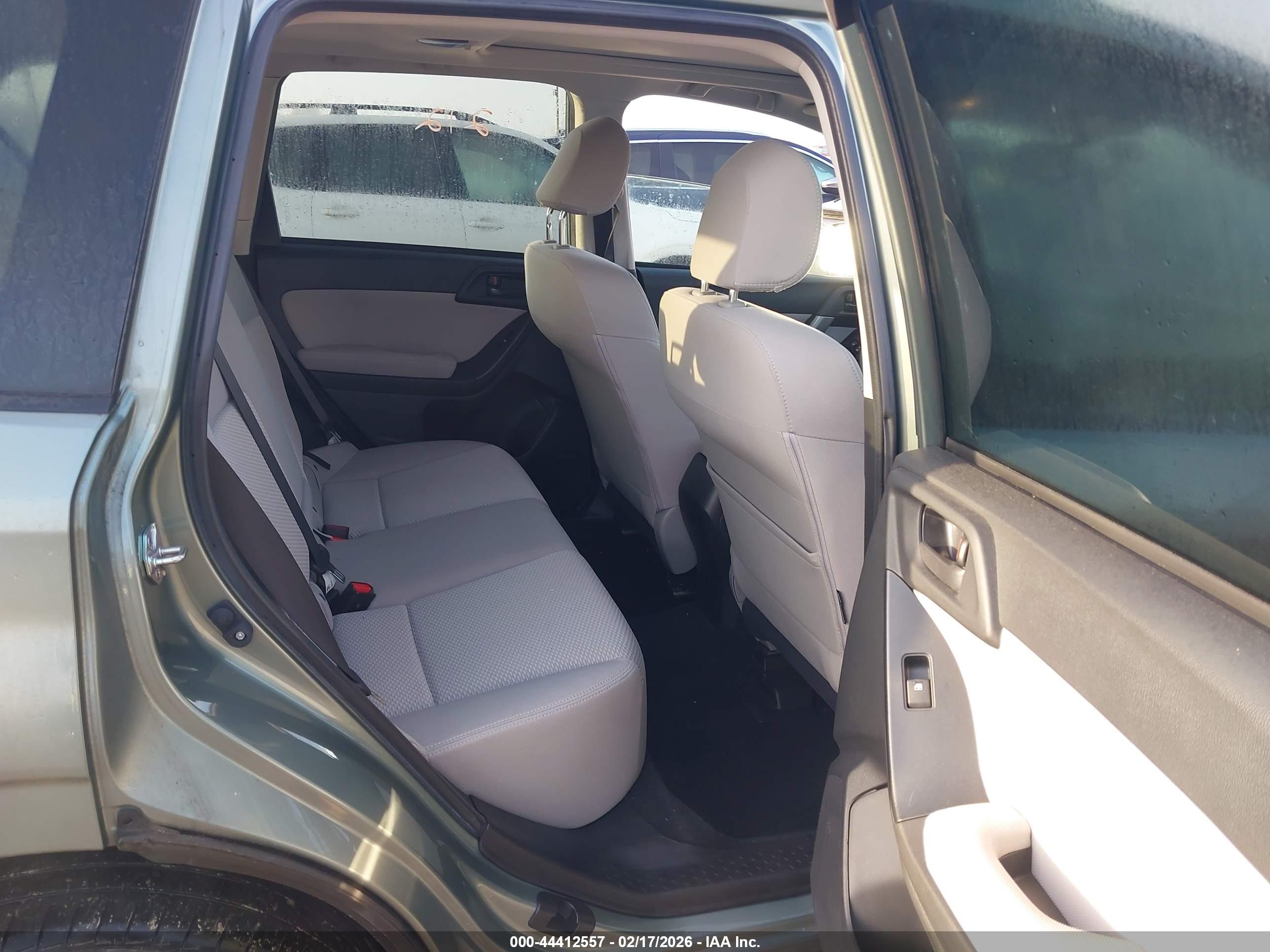 SUBARU FORESTER image 8