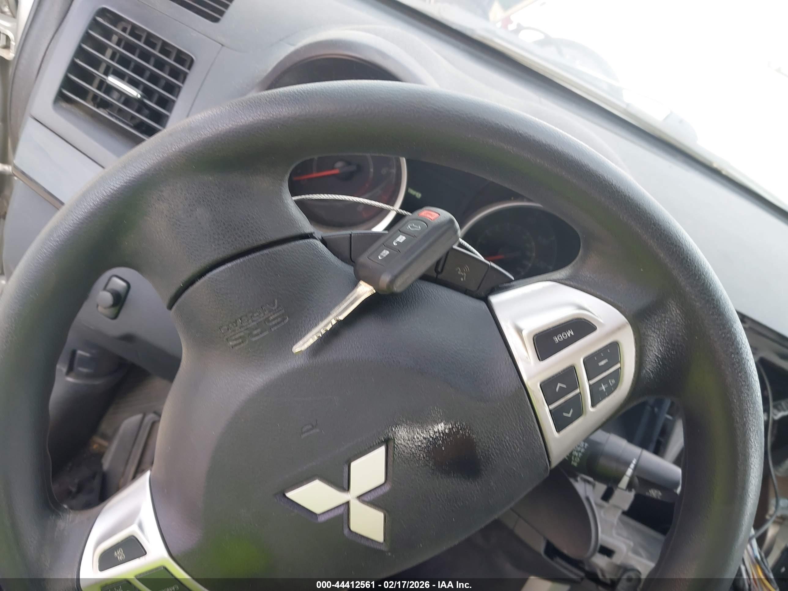 MITSUBISHI LANCER image 11