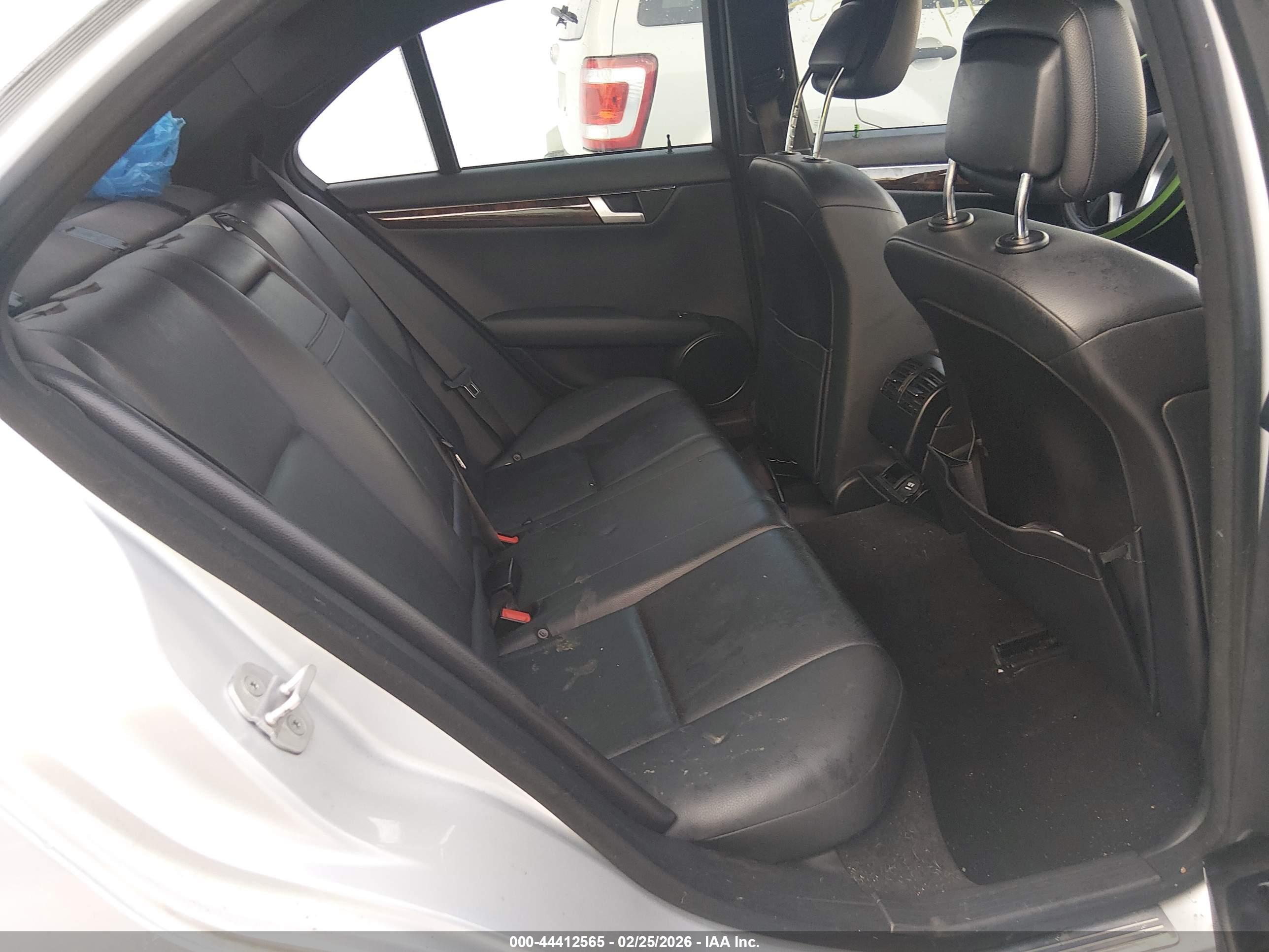 MERCEDES-BENZ C image 8