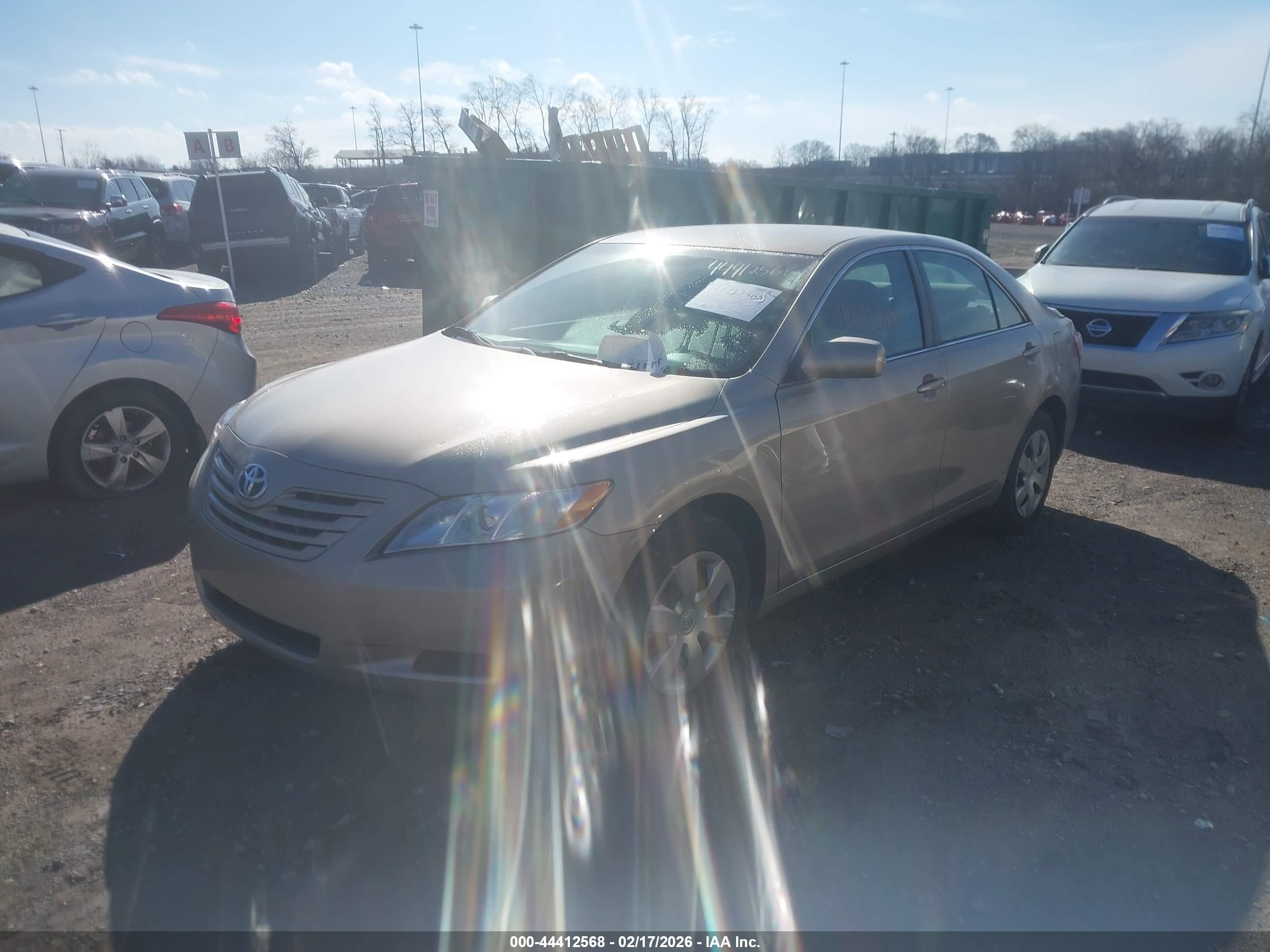 TOYOTA CAMRY image 2