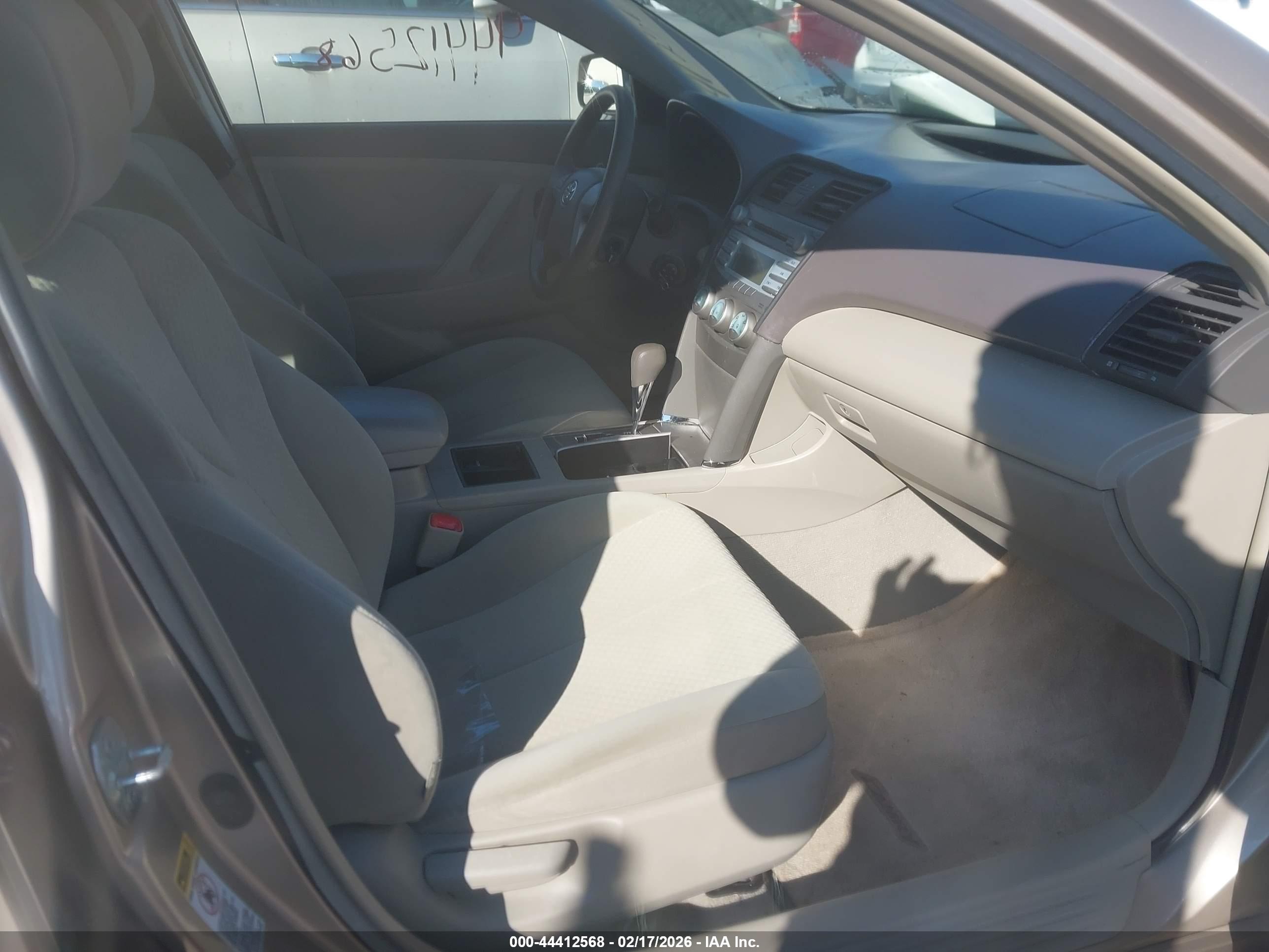 TOYOTA CAMRY image 5