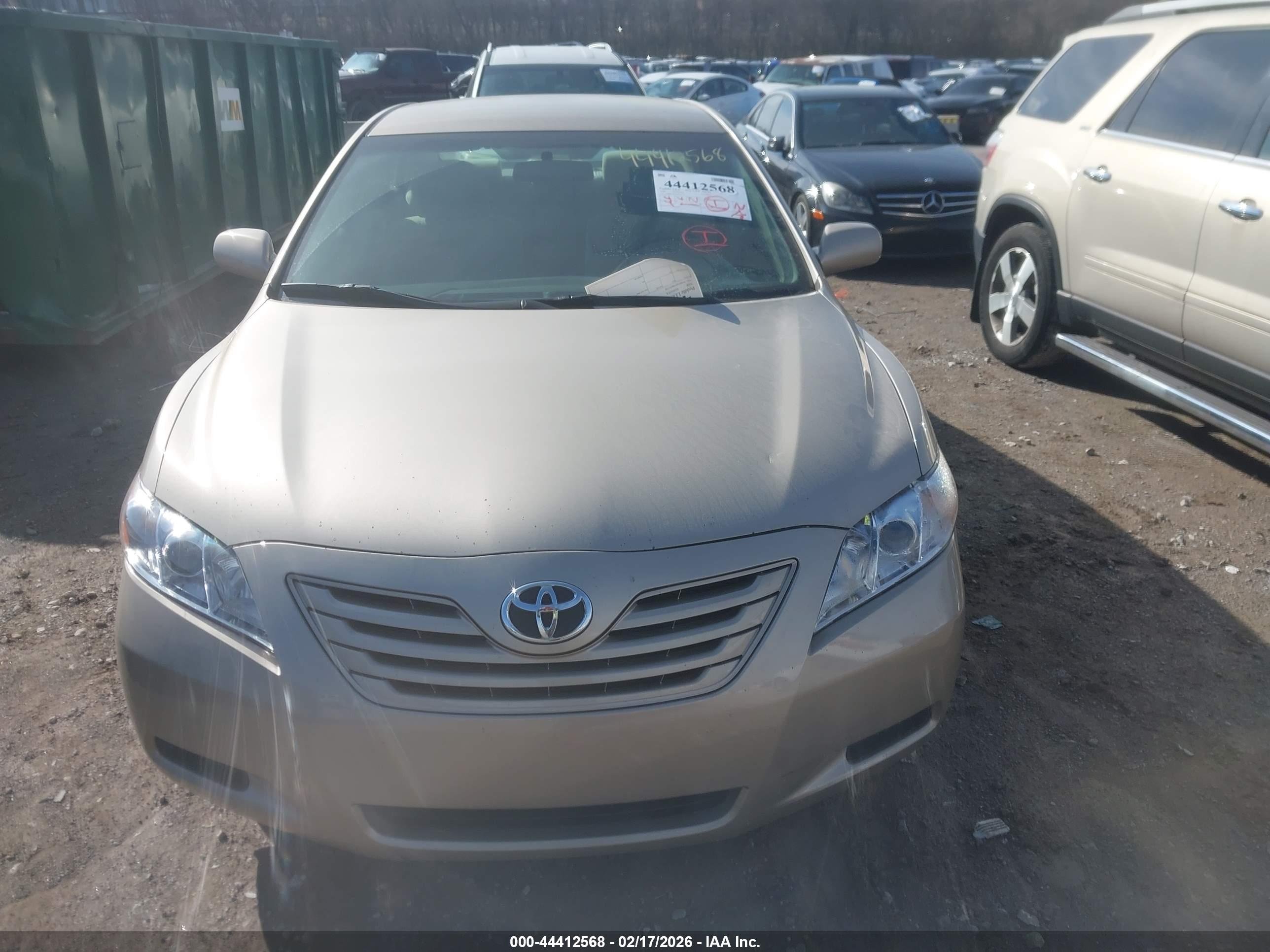 TOYOTA CAMRY image 6