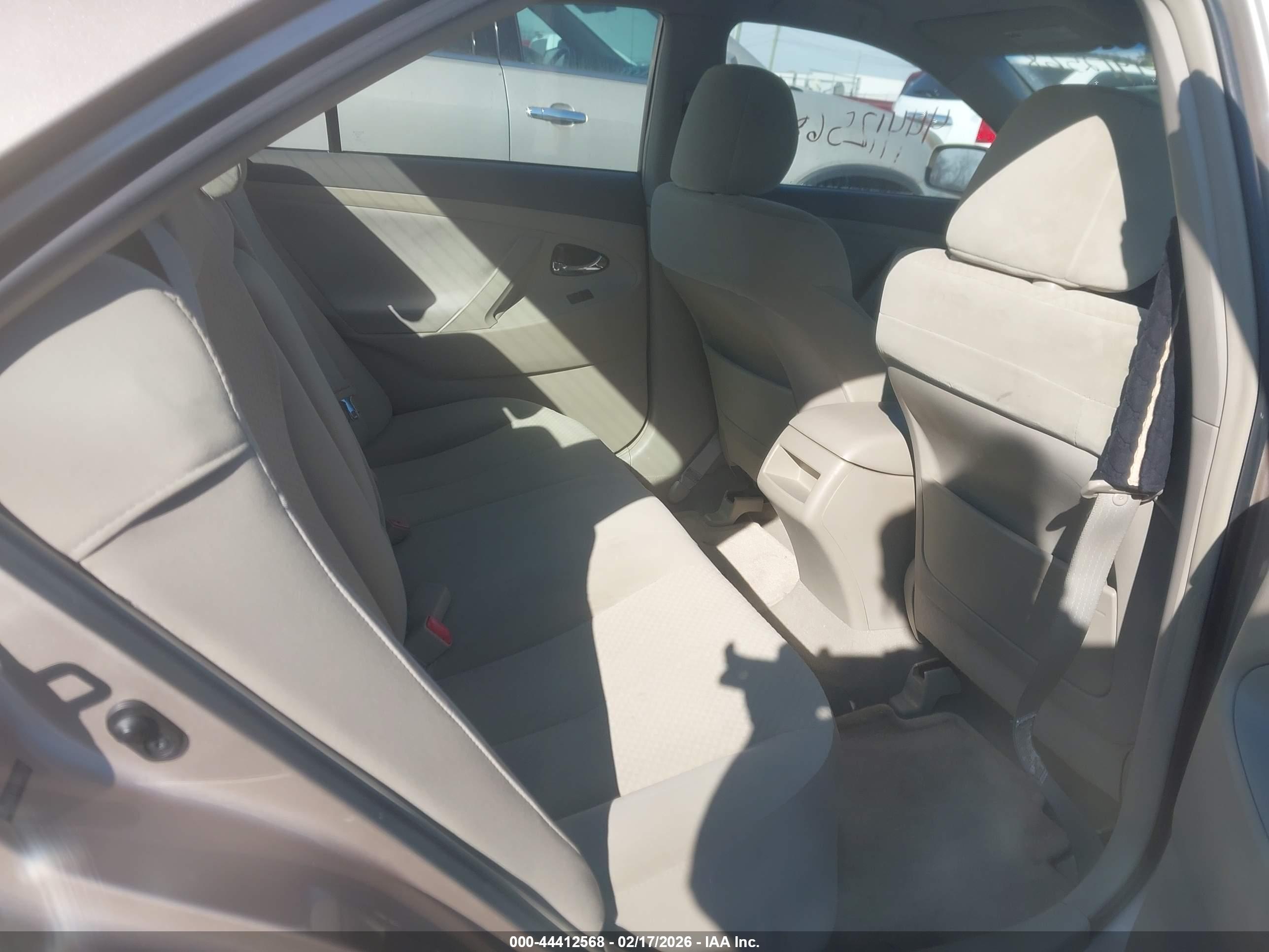 TOYOTA CAMRY image 8
