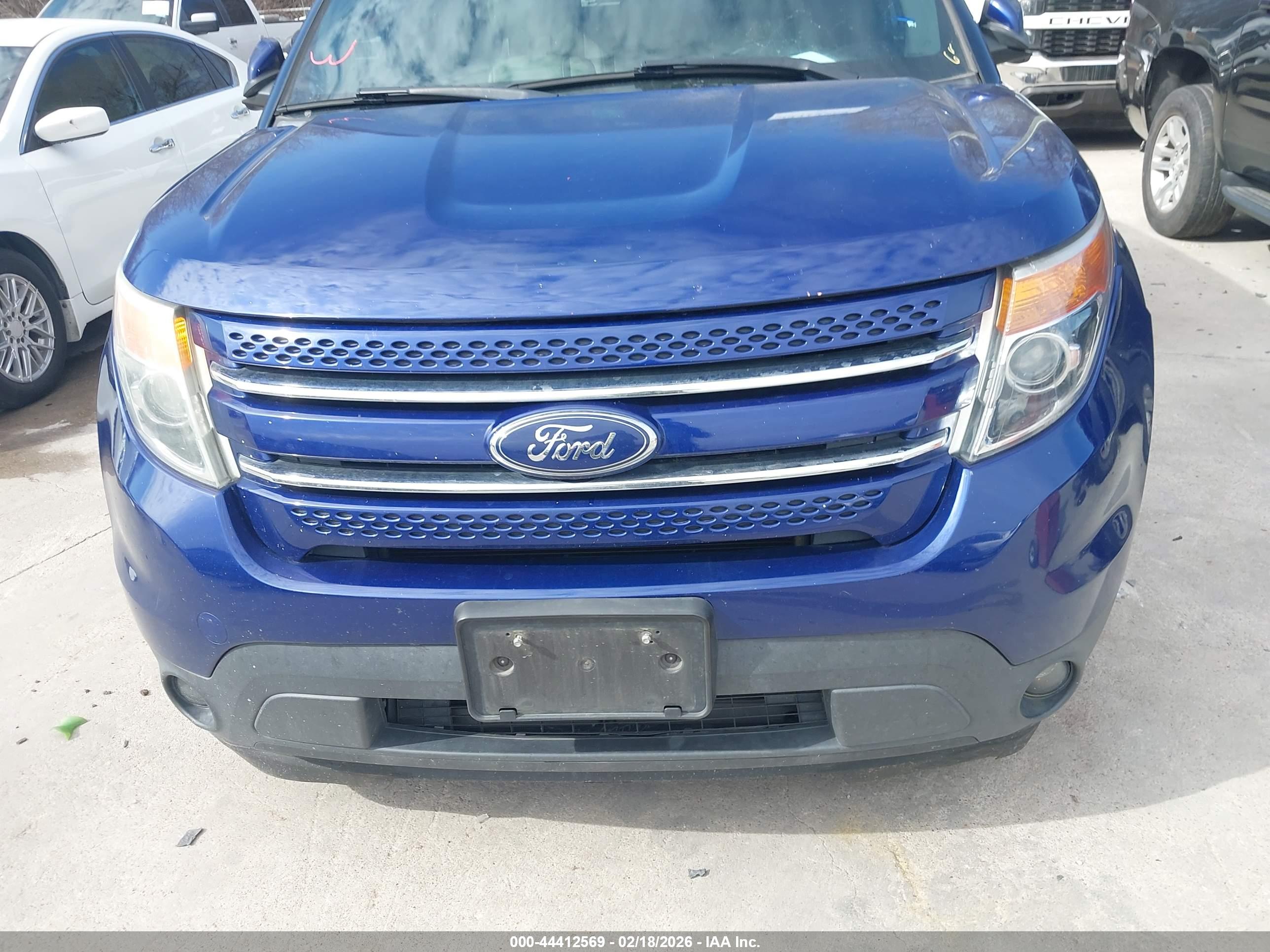 FORD EXPLORER image 6