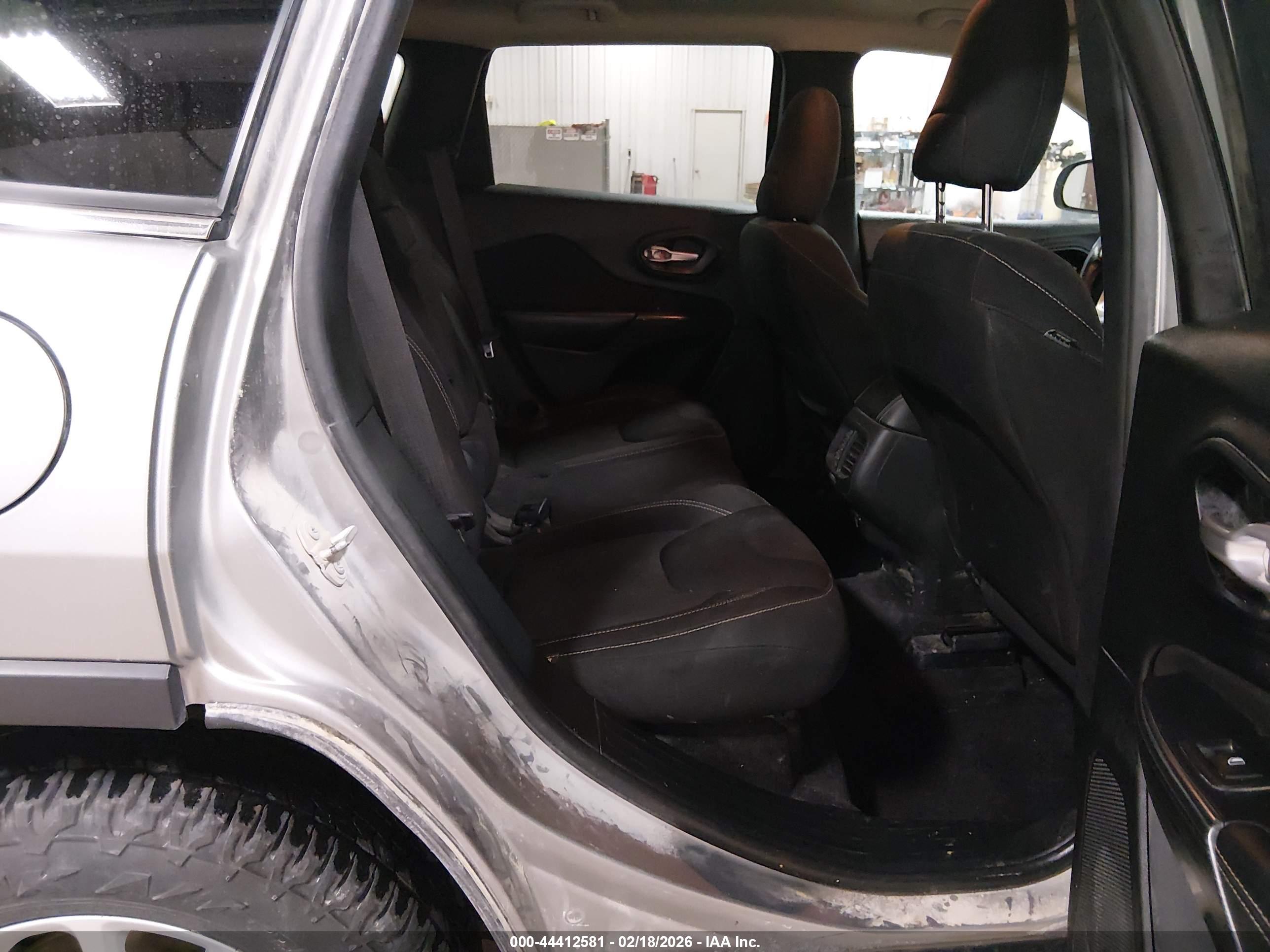 JEEP CHEROKEE image 8