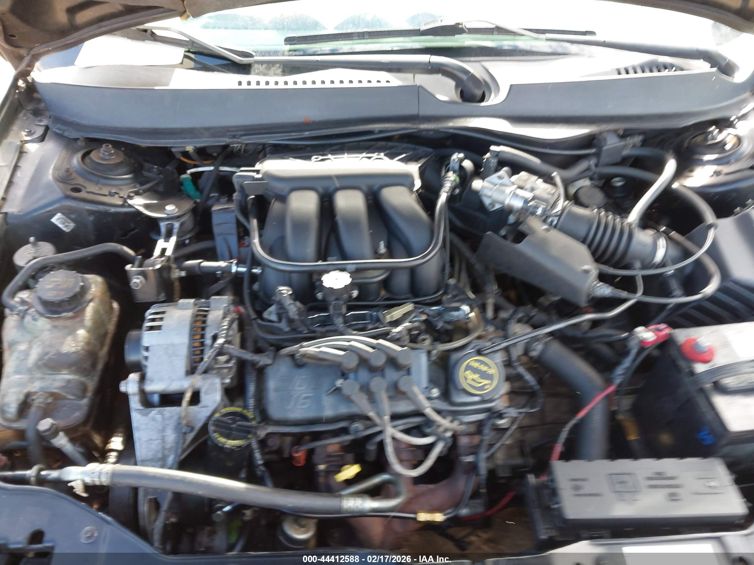 FORD TAURUS image 10