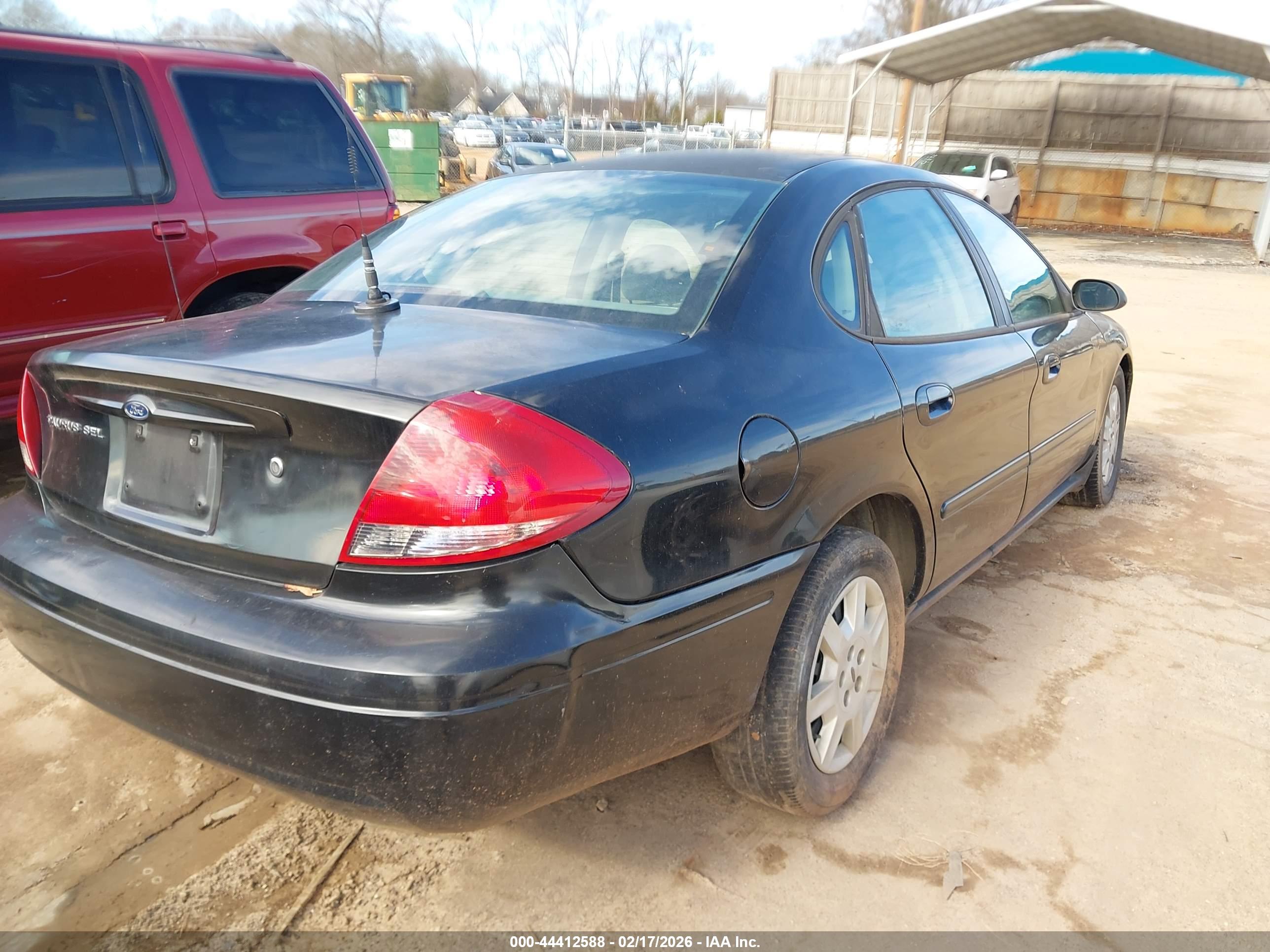 FORD TAURUS image 4