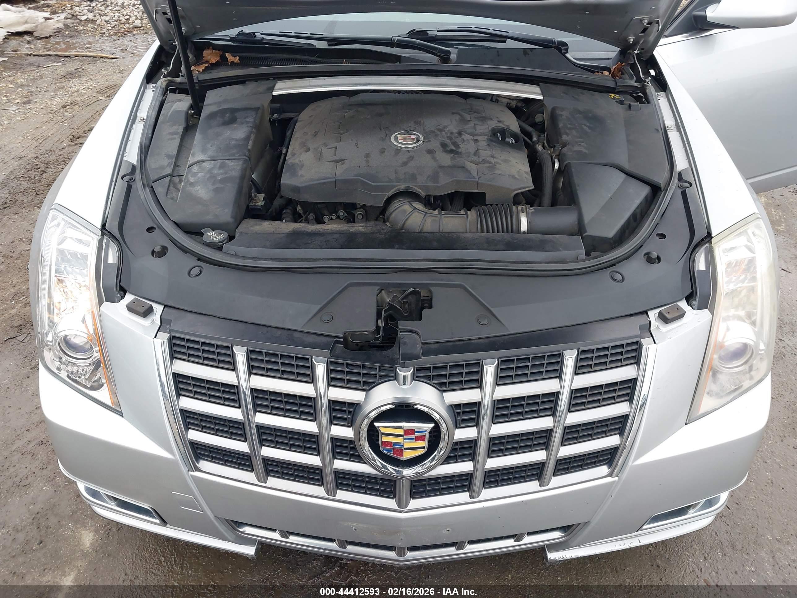 CADILLAC CTS image 10