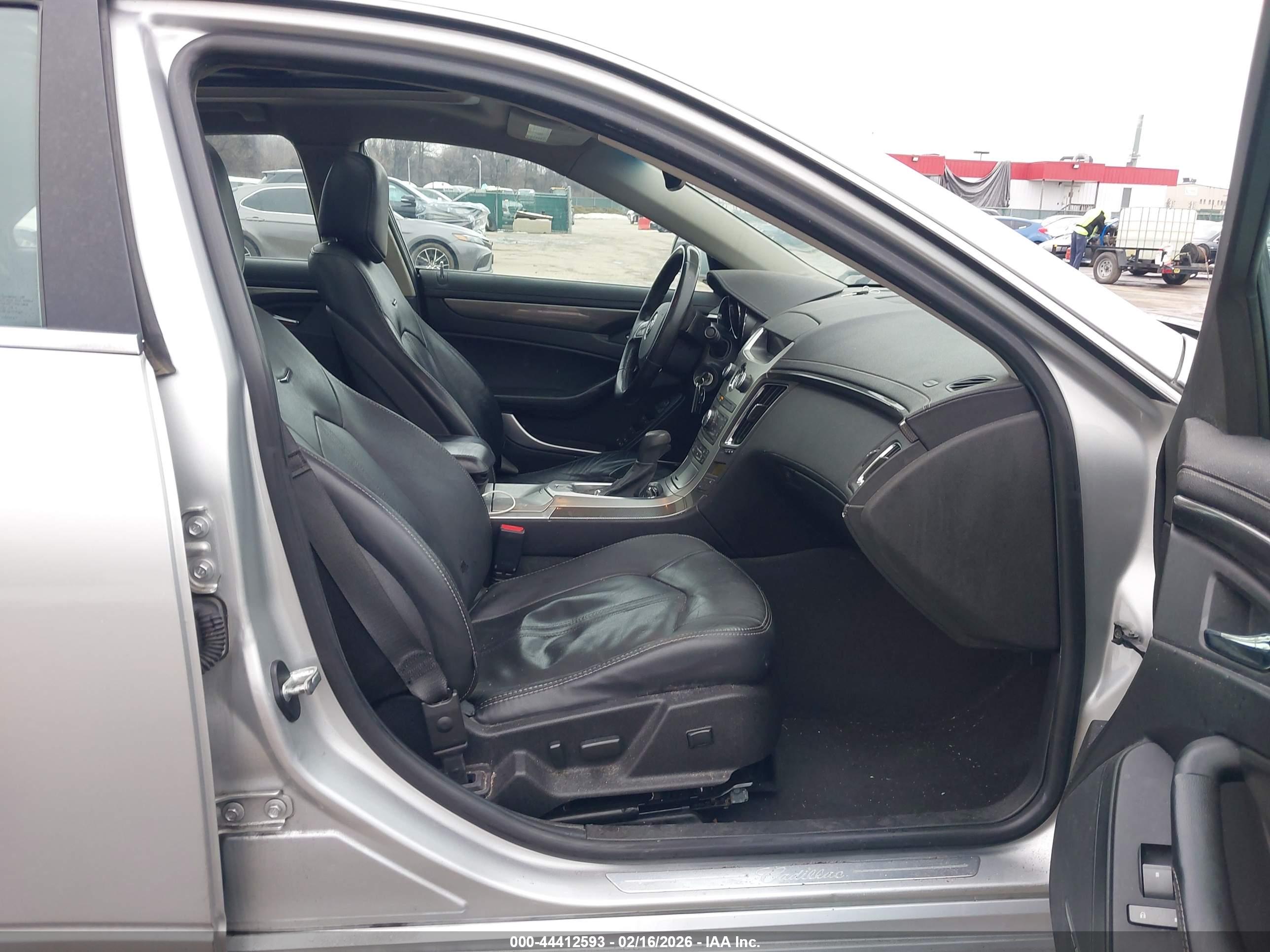 CADILLAC CTS image 5