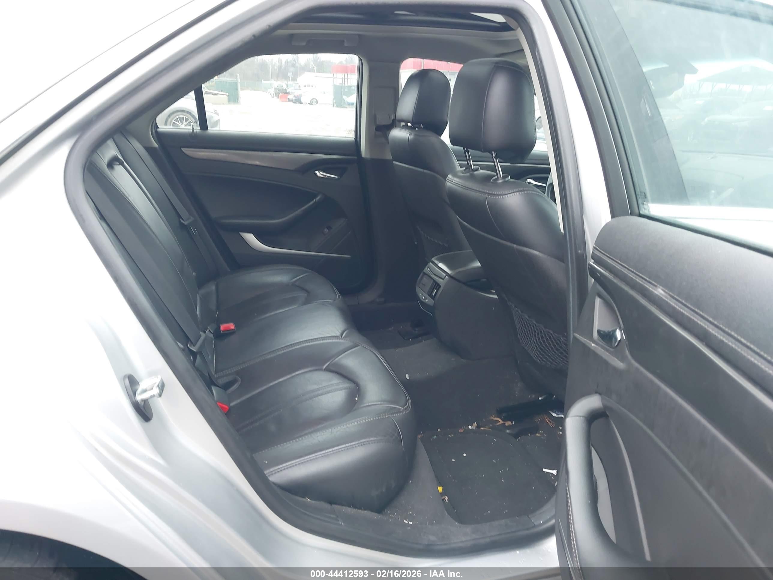 CADILLAC CTS image 8