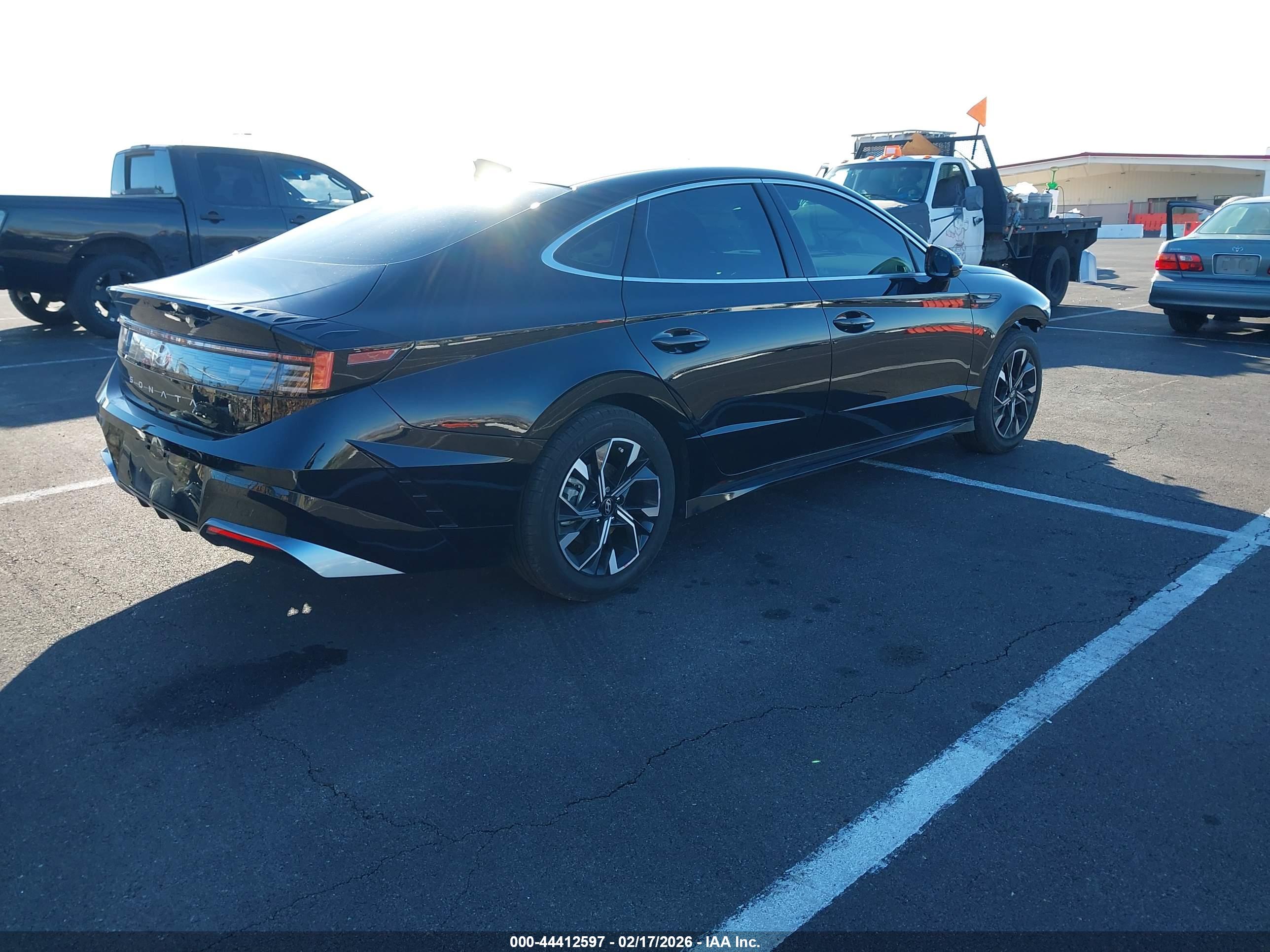 HYUNDAI SONATA image 4