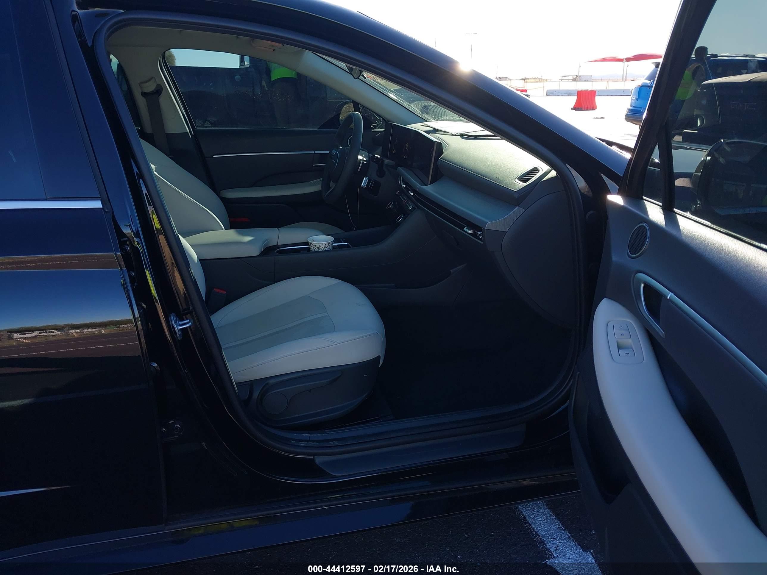 HYUNDAI SONATA image 5