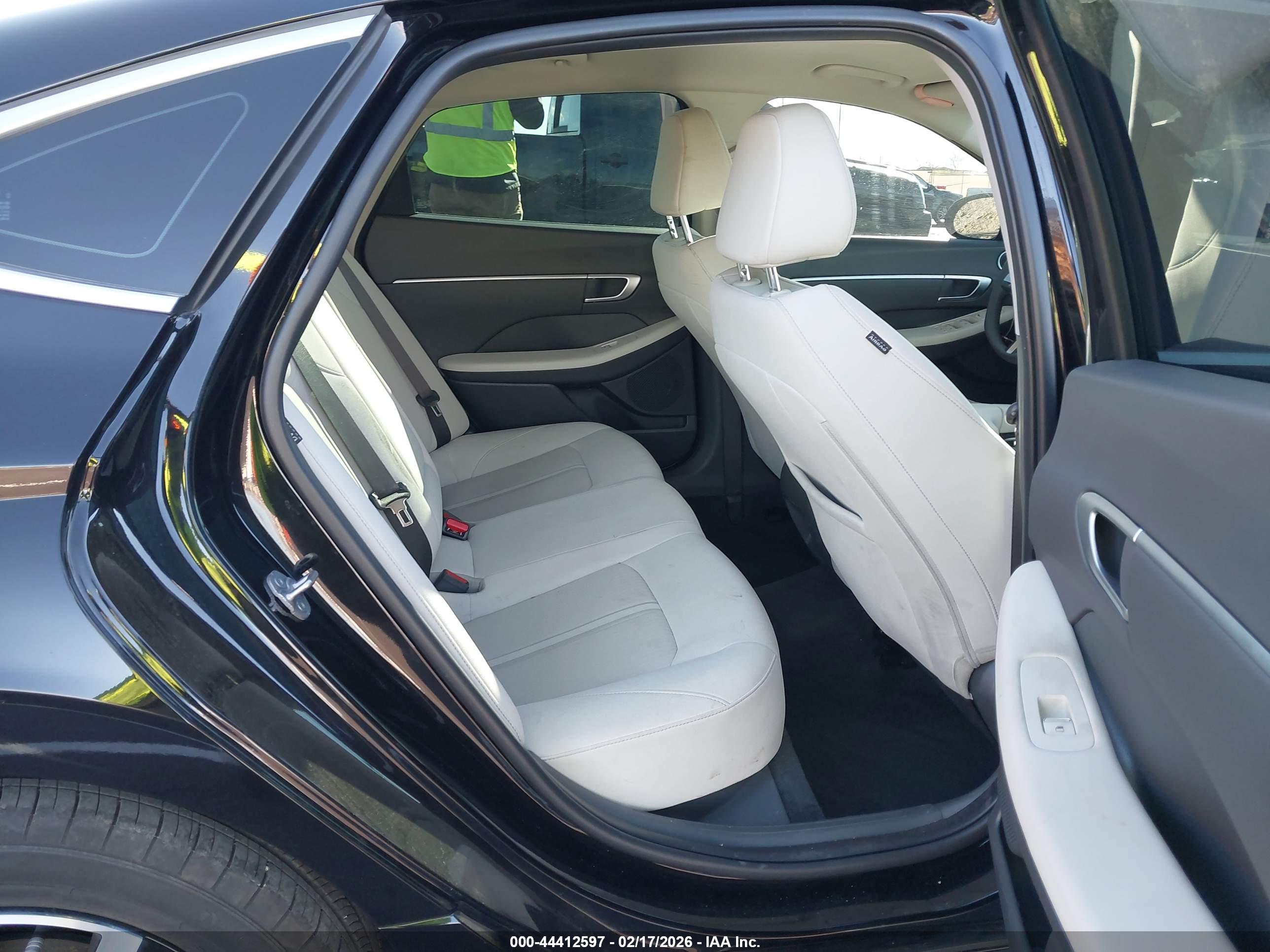 HYUNDAI SONATA image 8
