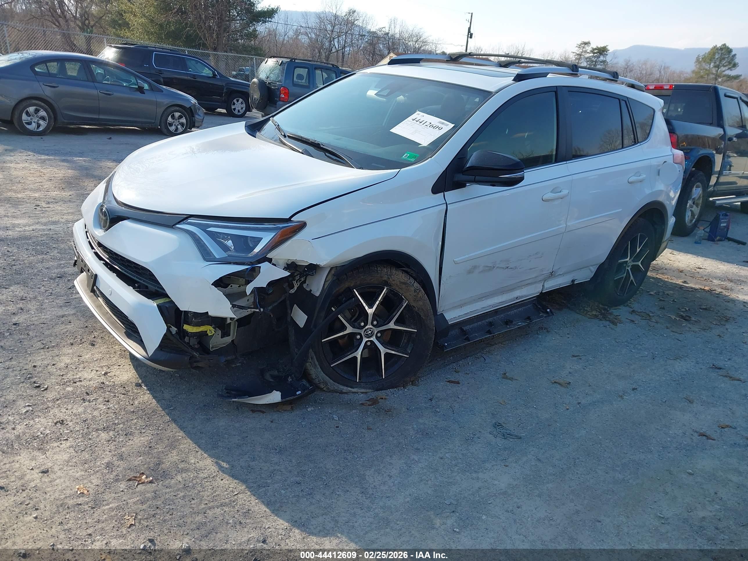 TOYOTA RAV4 image 2
