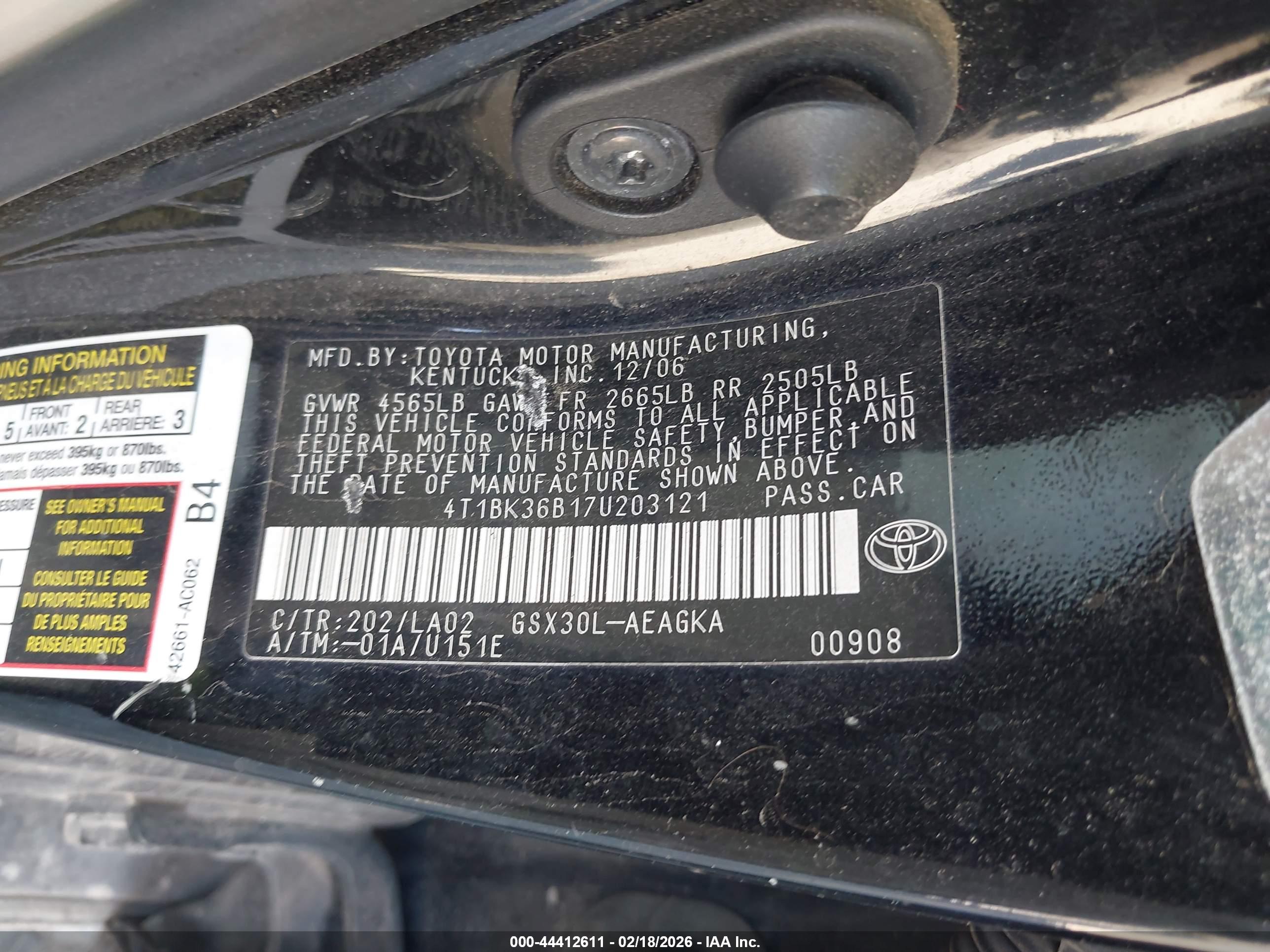 TOYOTA AVALON image 9