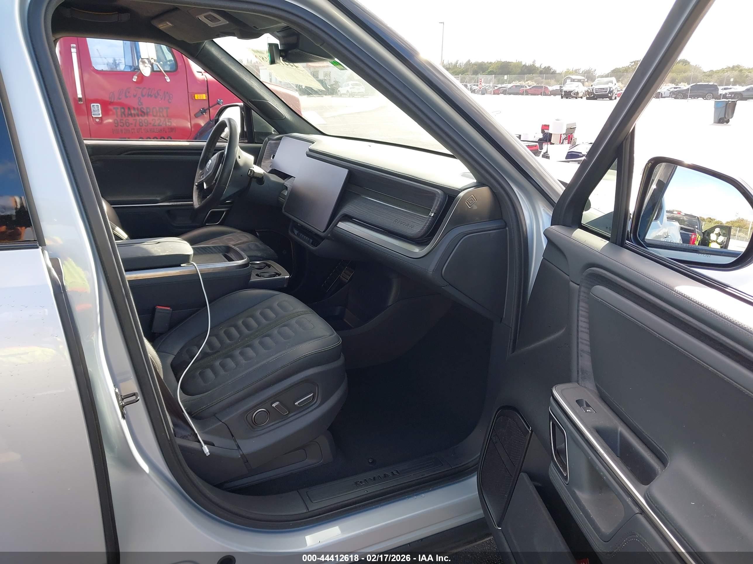 RIVIAN R1T image 5