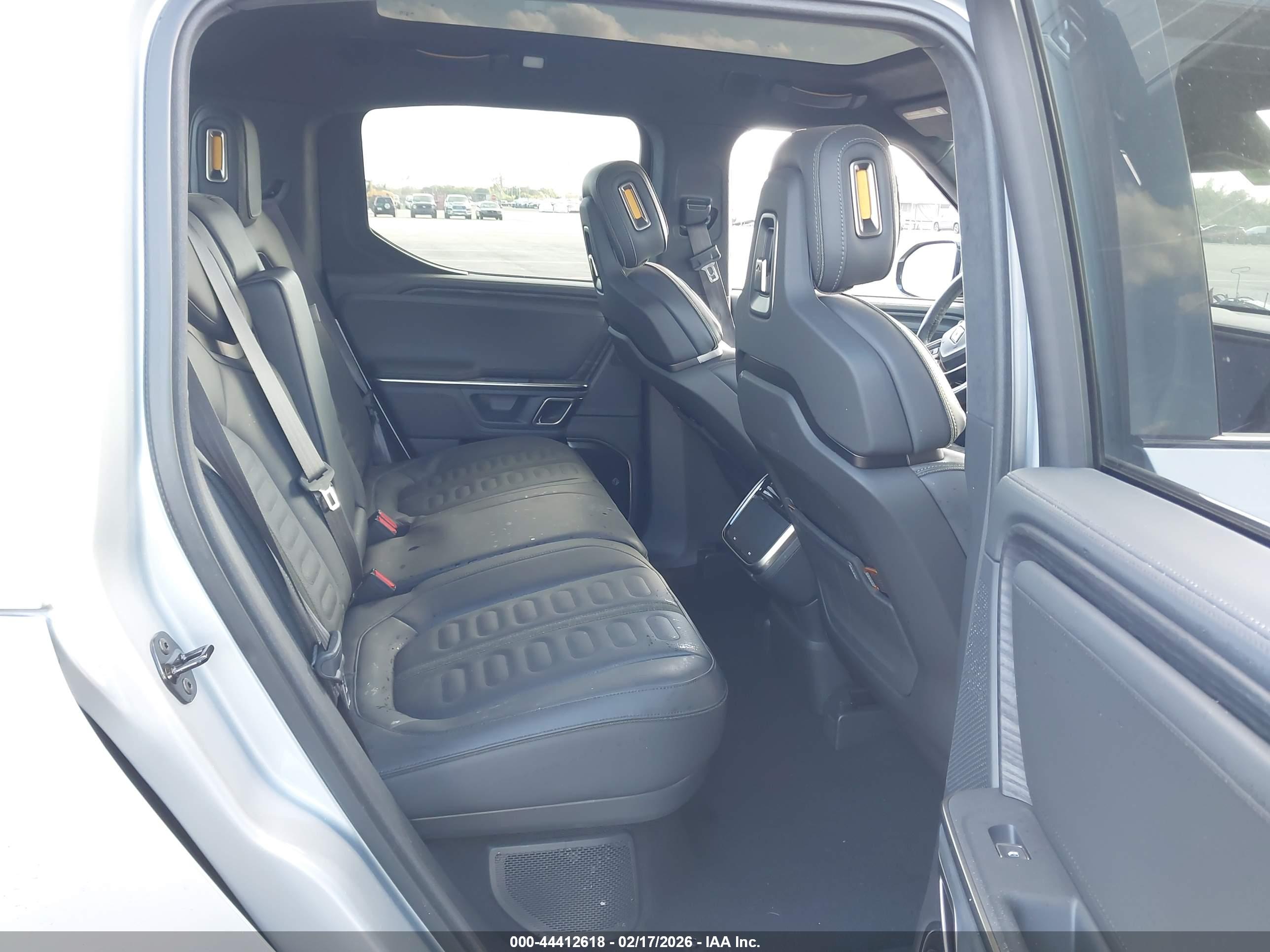 RIVIAN R1T image 8