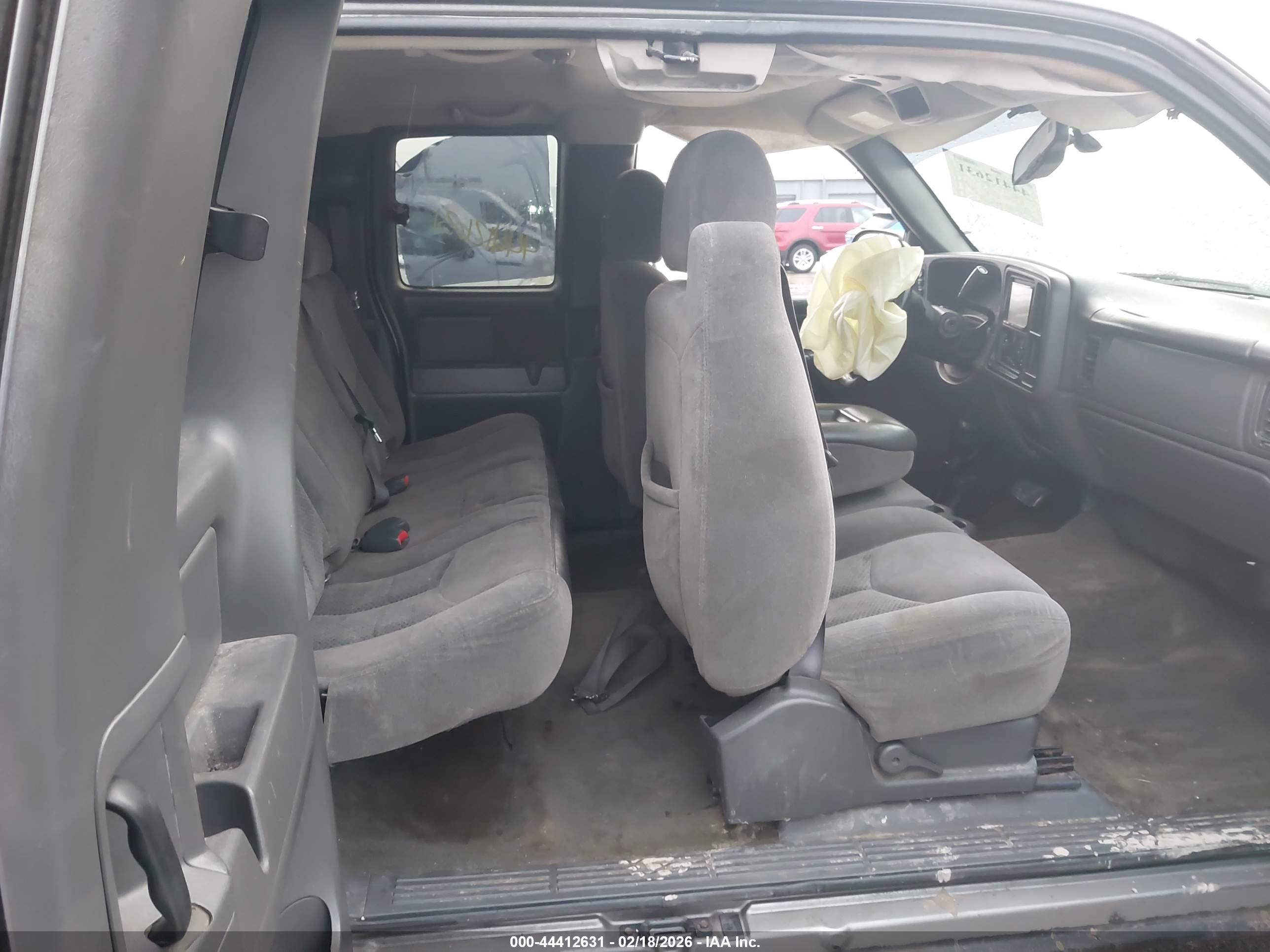 CHEVROLET SILVERADO image 8