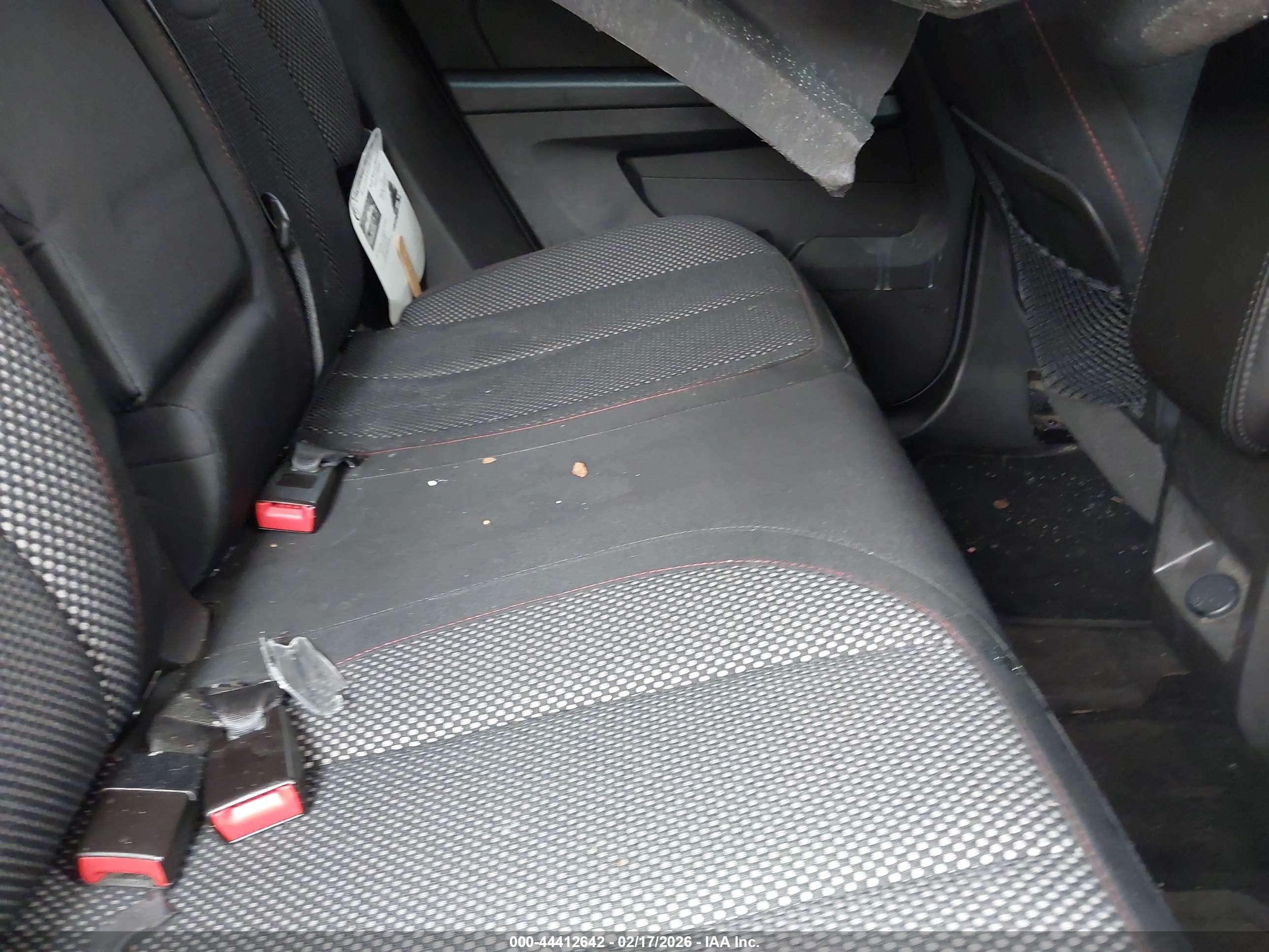 GMC TERRAIN image 8