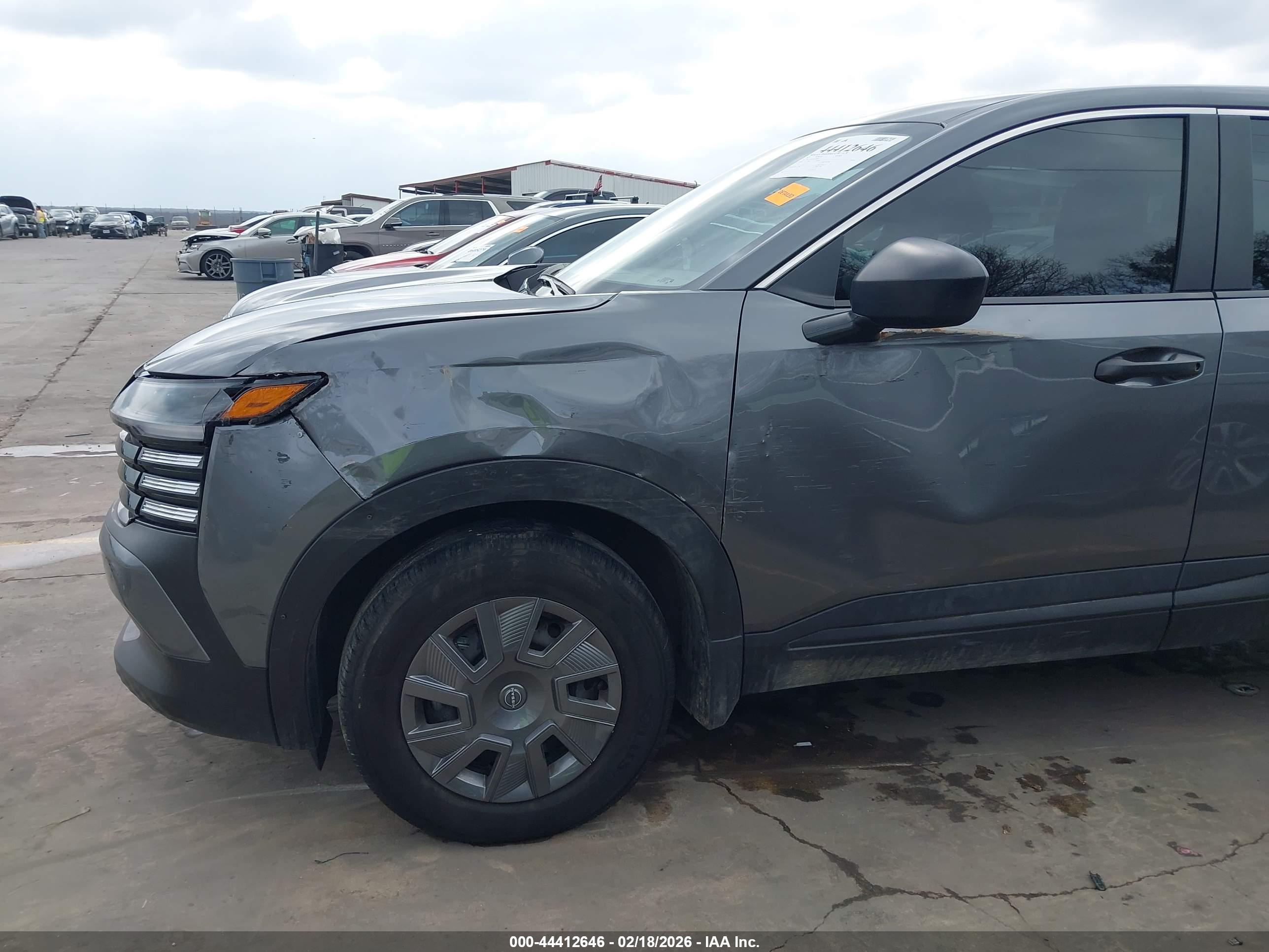 NISSAN KICKS image 6