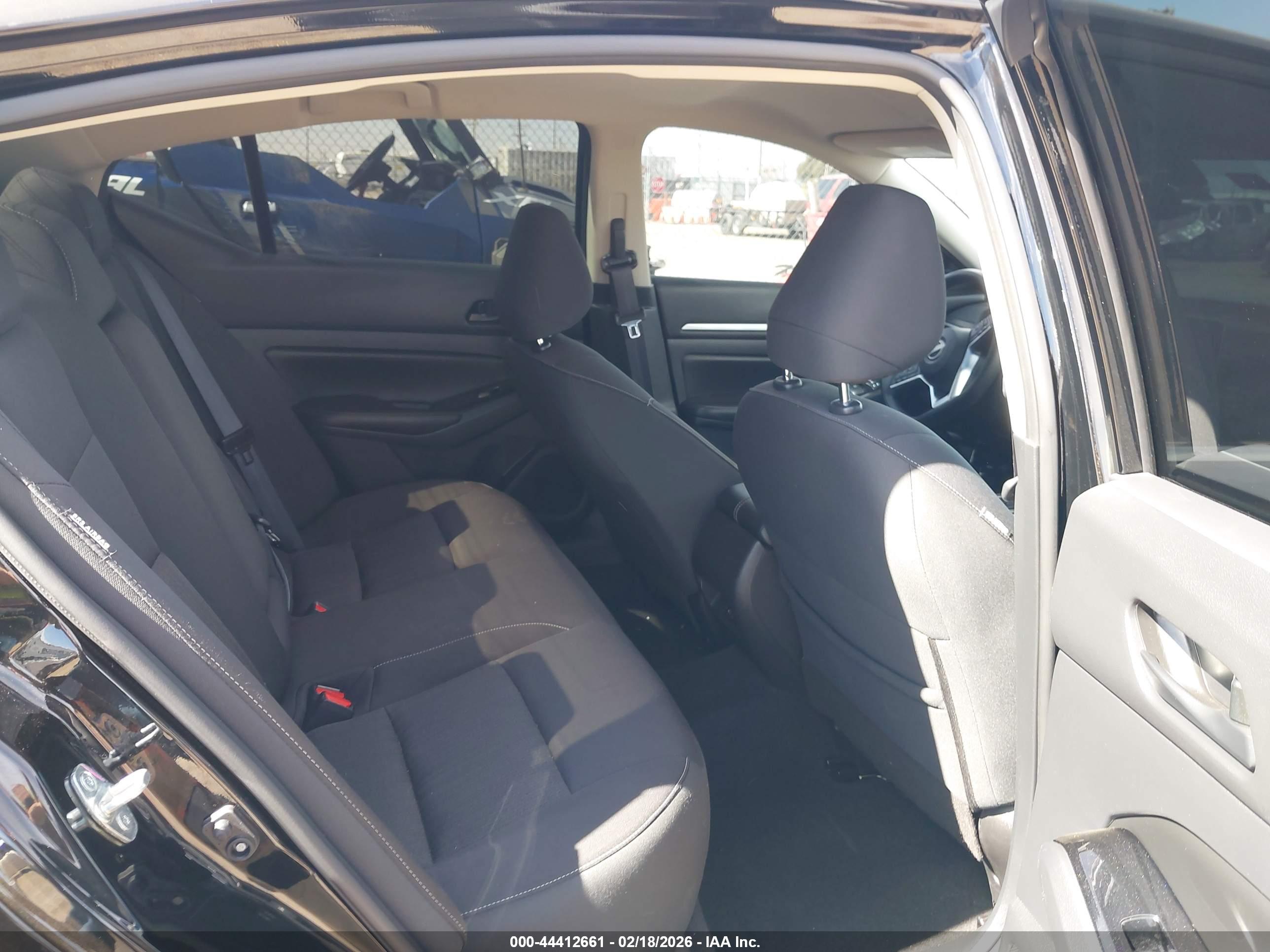 NISSAN ALTIMA image 8
