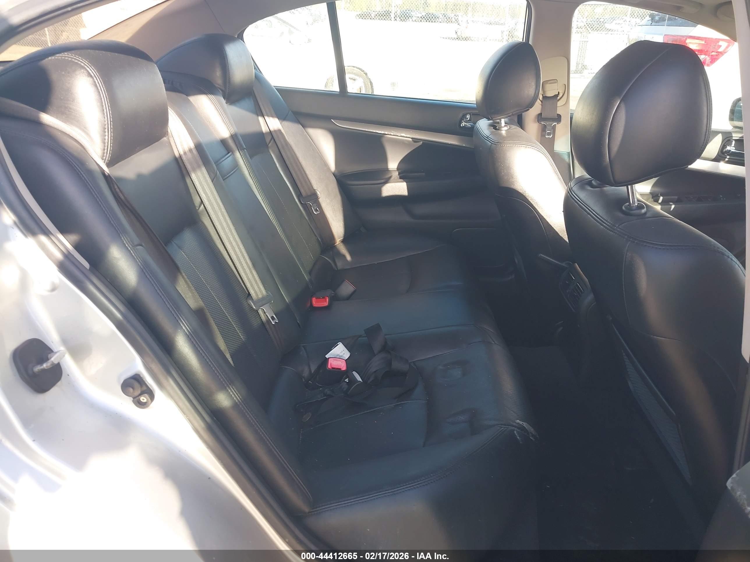 INFINITI G37 image 8