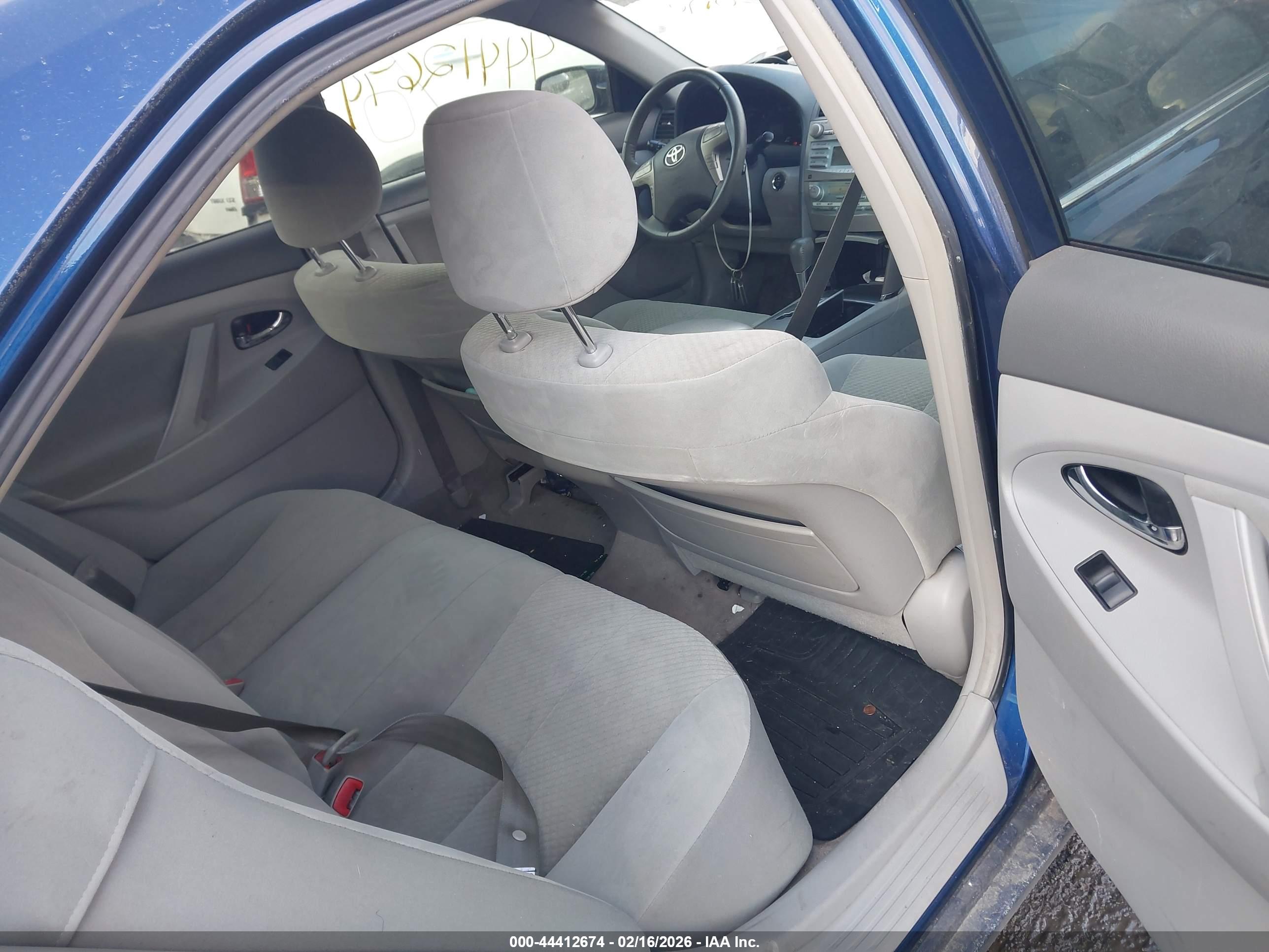 TOYOTA CAMRY image 8
