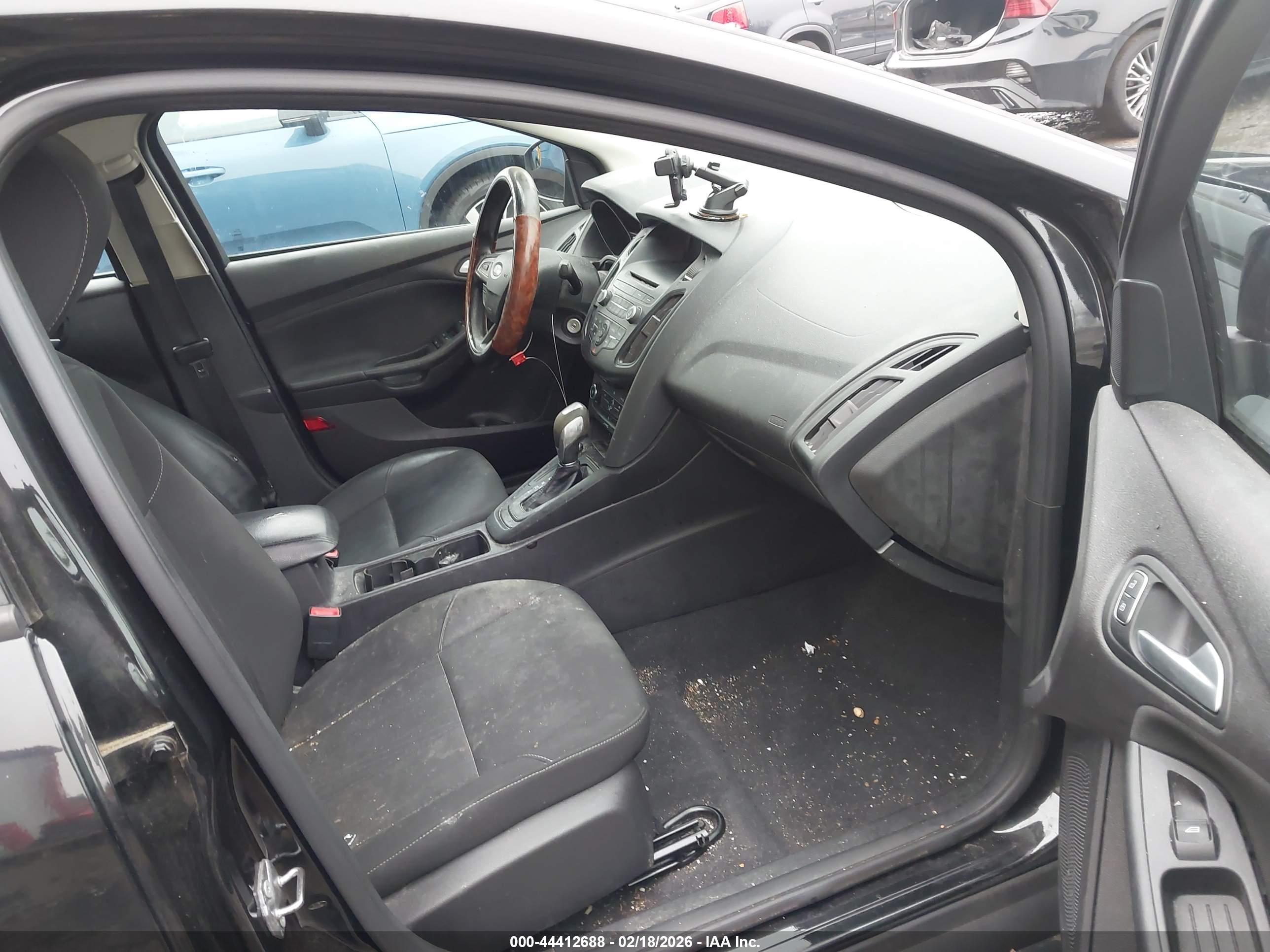 FORD FOCUS image 5