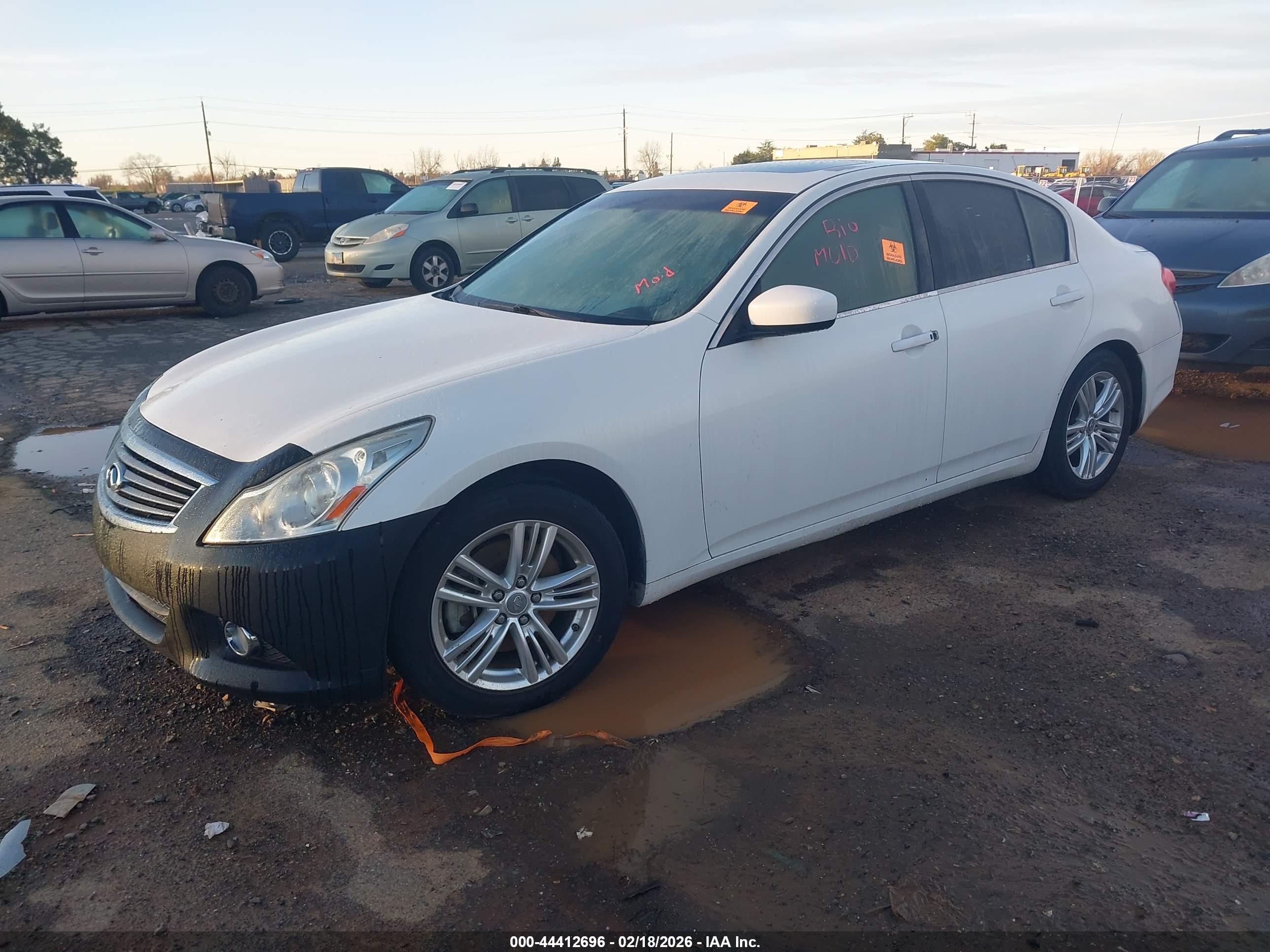 INFINITI G37 image 2