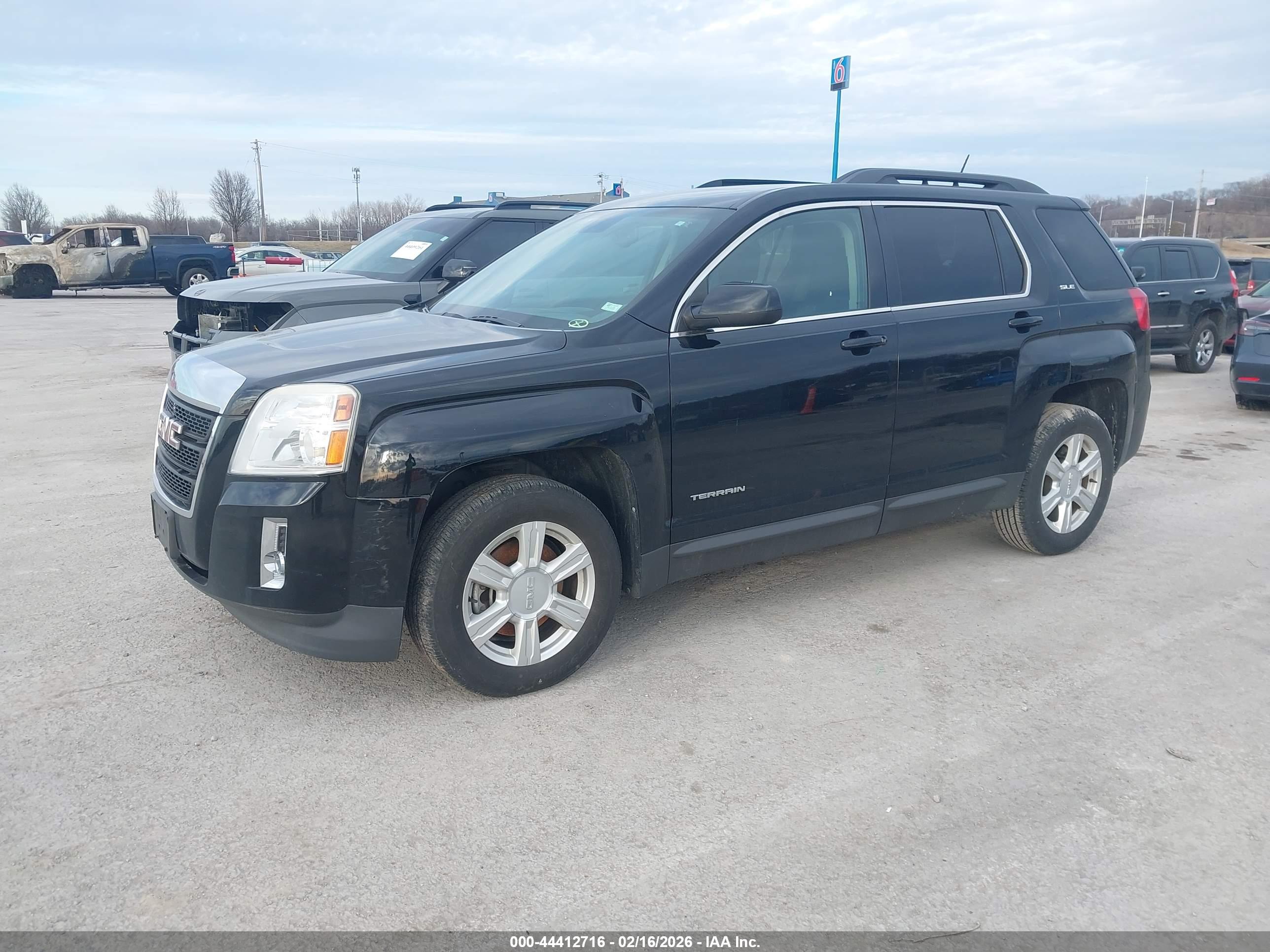 GMC TERRAIN image 2