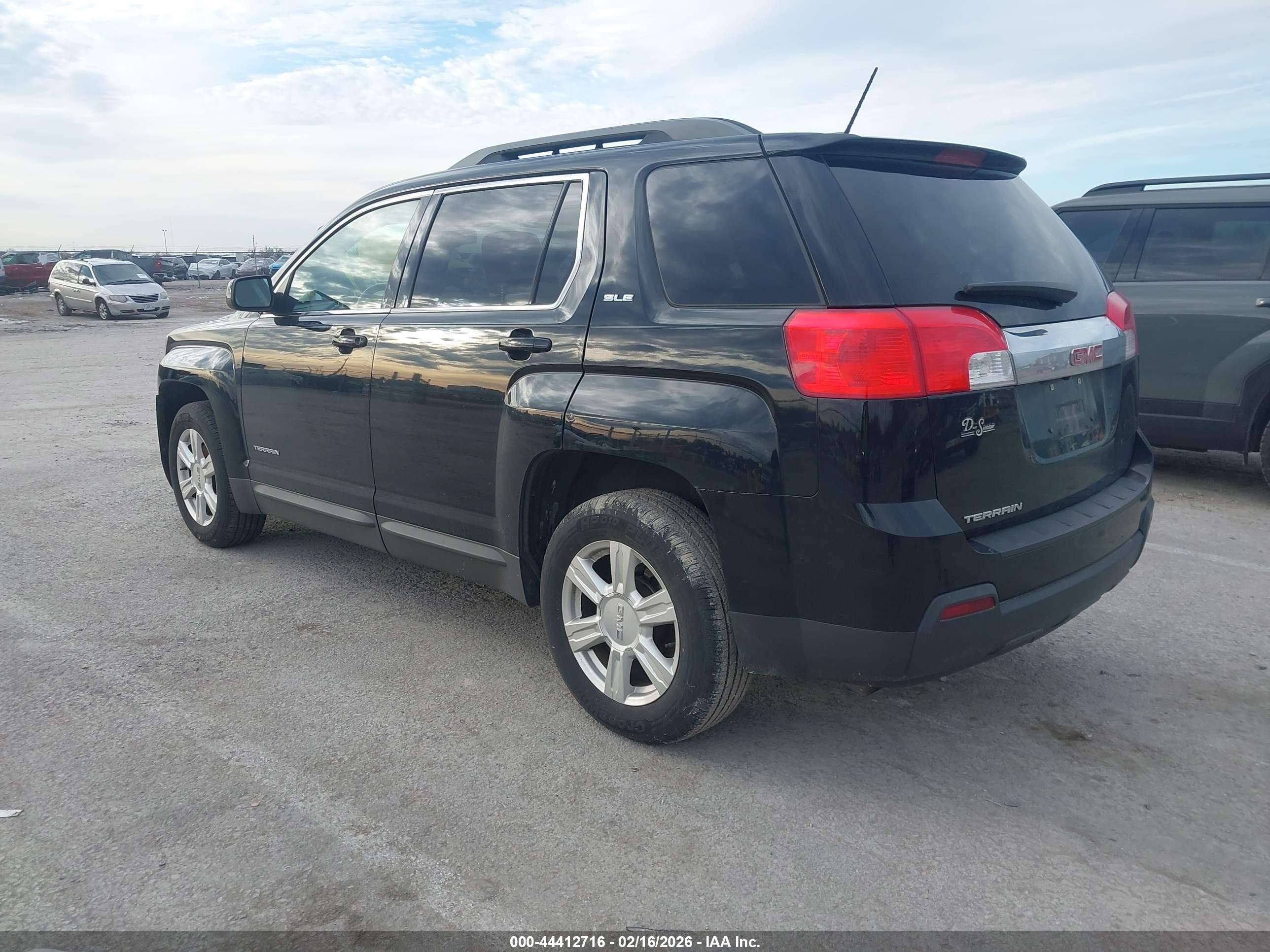 GMC TERRAIN image 3