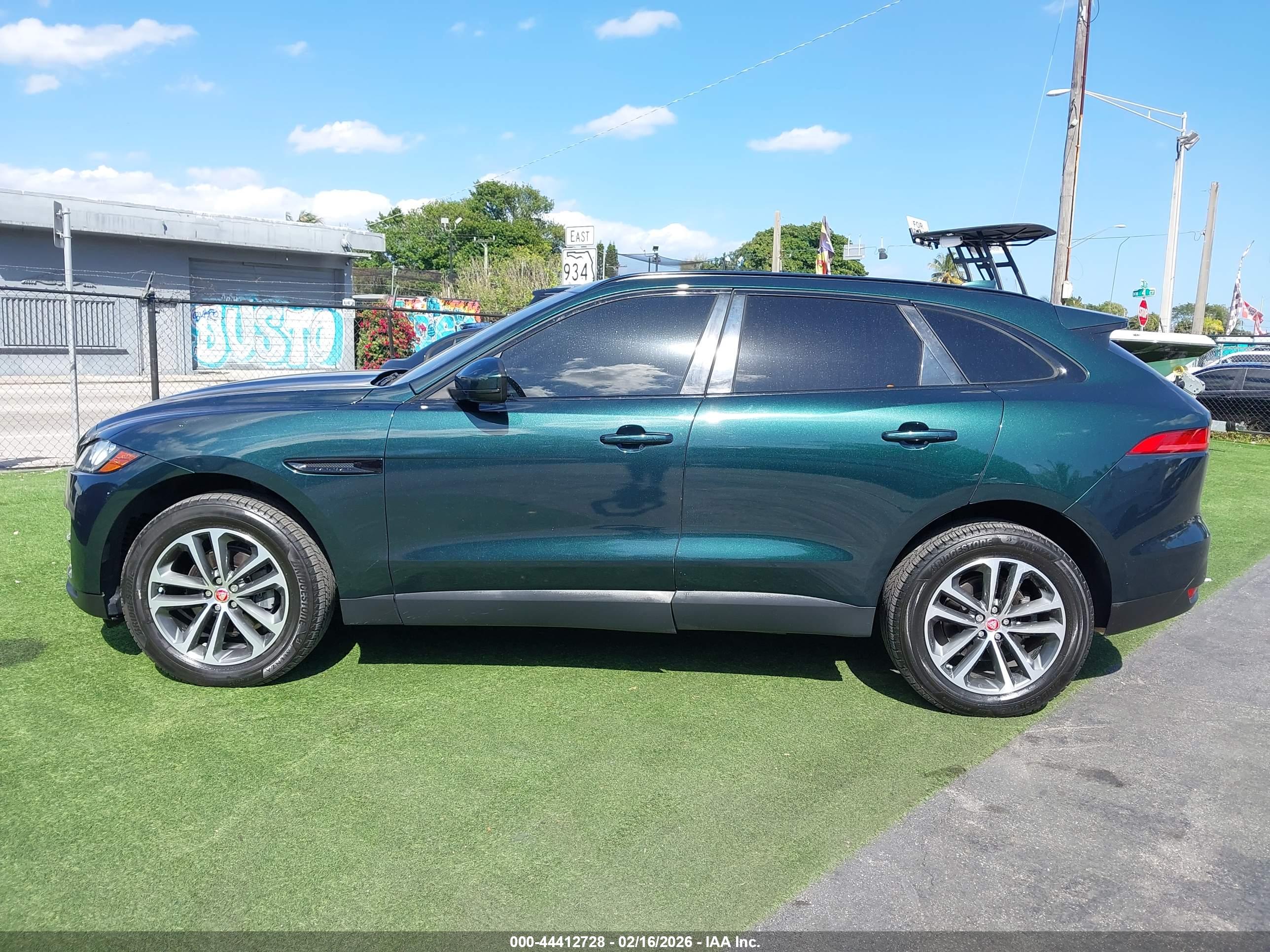 JAGUAR F-PACE image 6