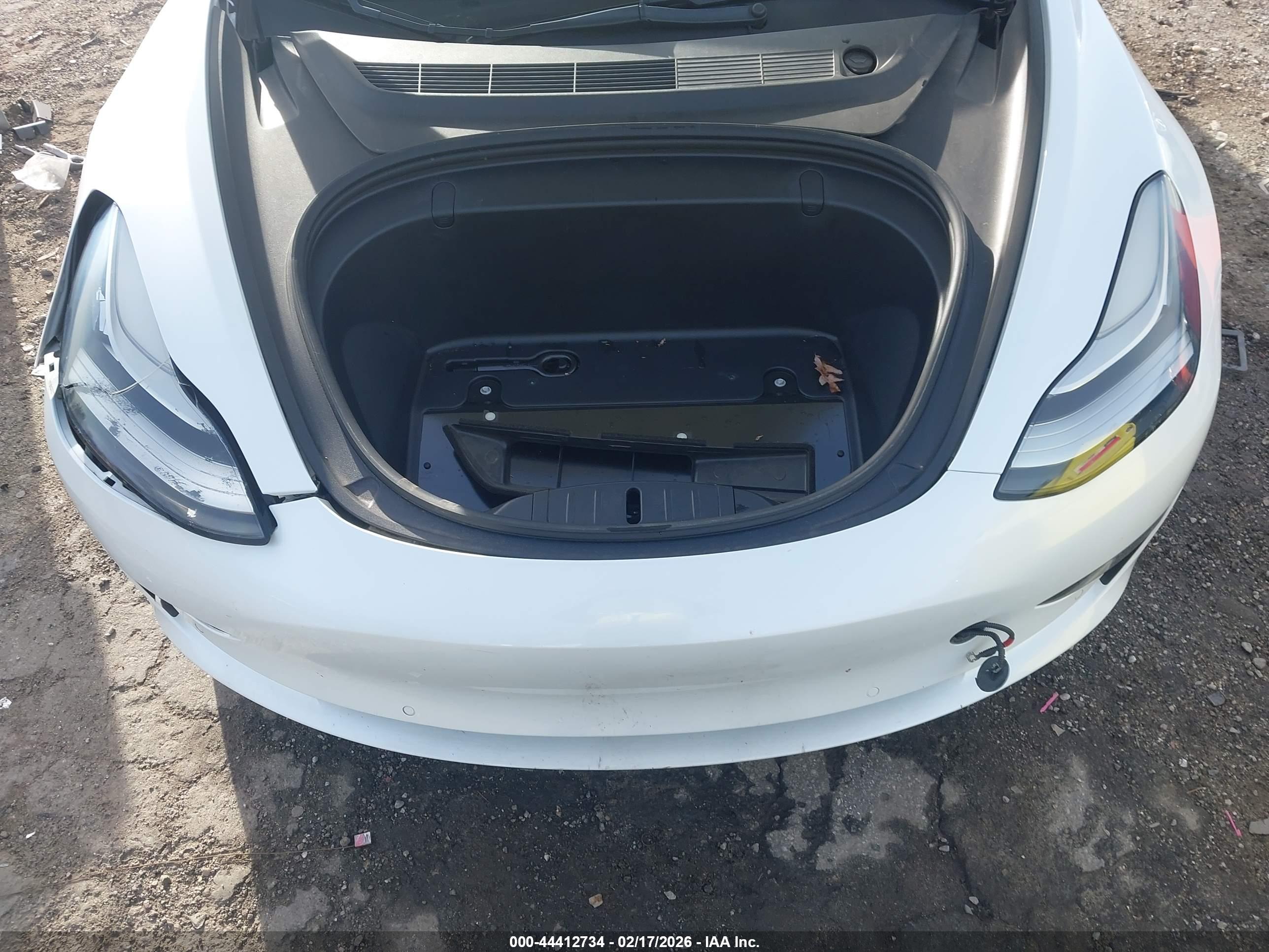 TESLA MODEL image 10
