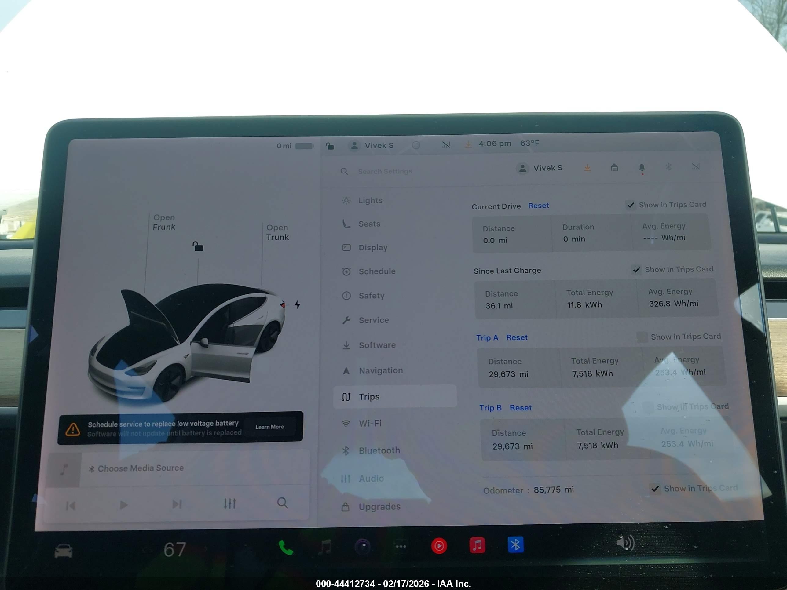 TESLA MODEL image 7