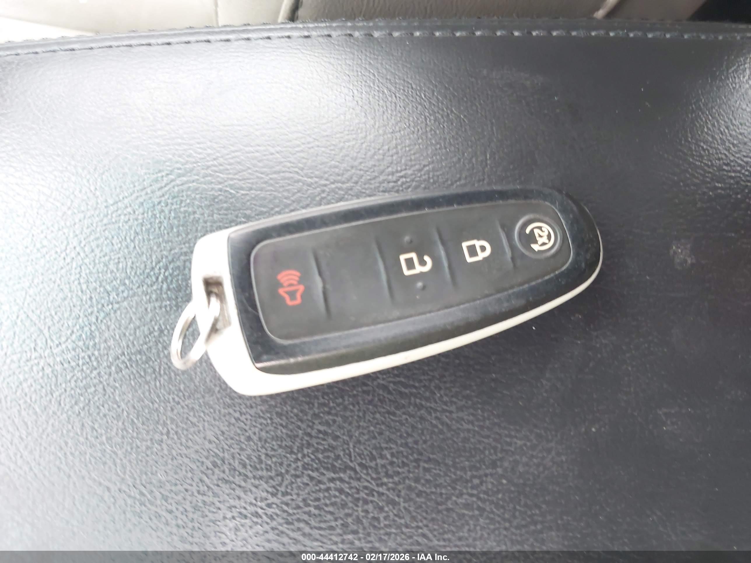 FORD EXPLORER image 11