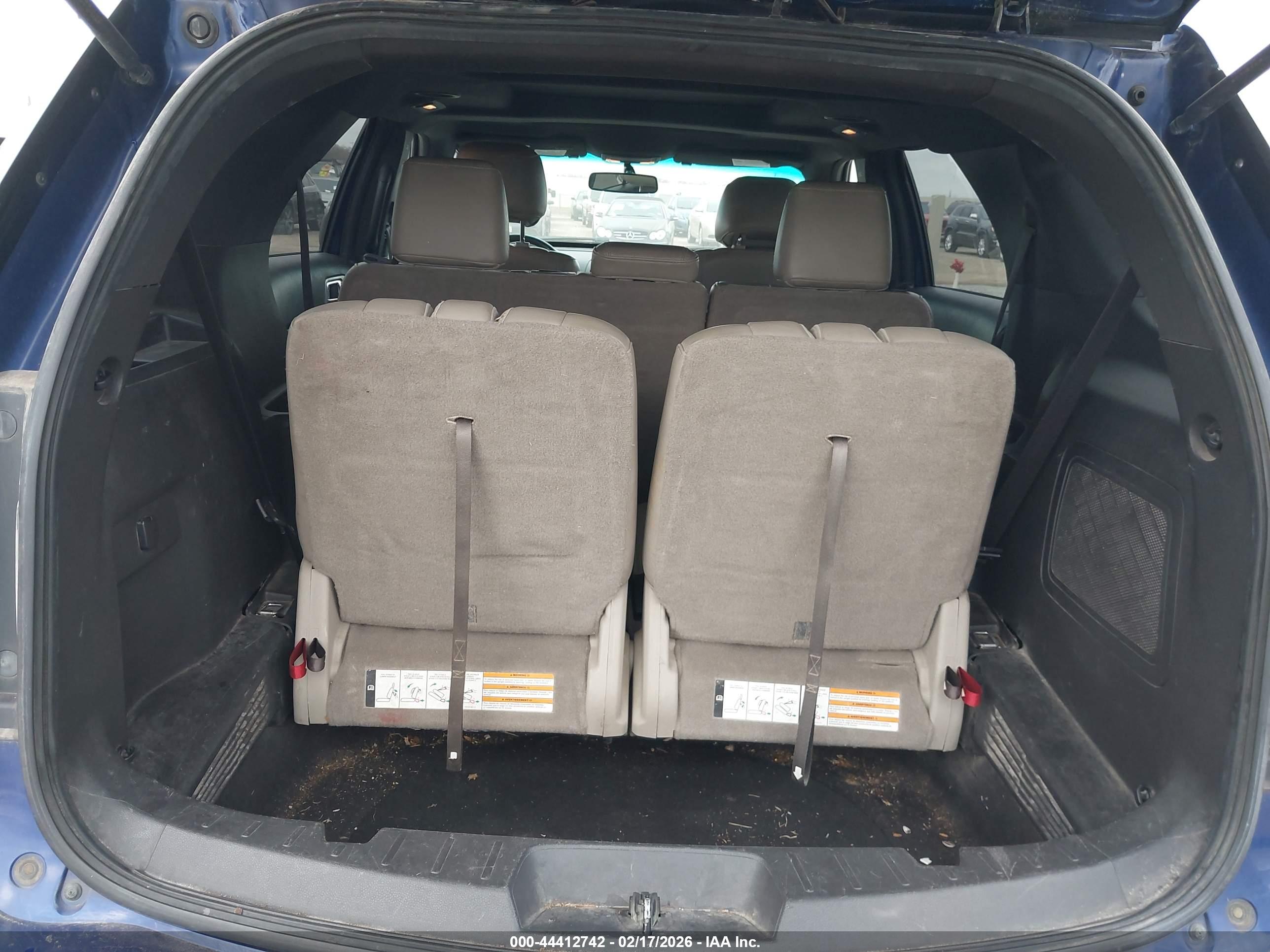 FORD EXPLORER image 8