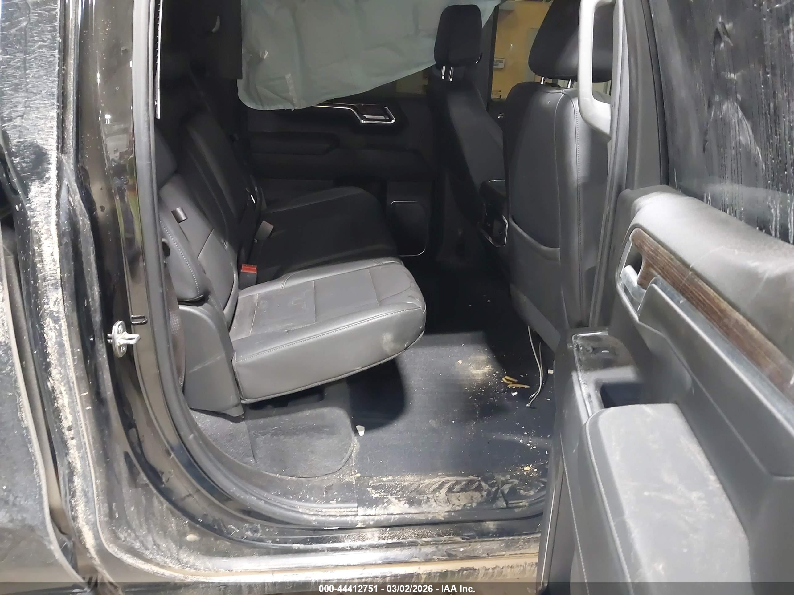 GMC SIERRA image 8