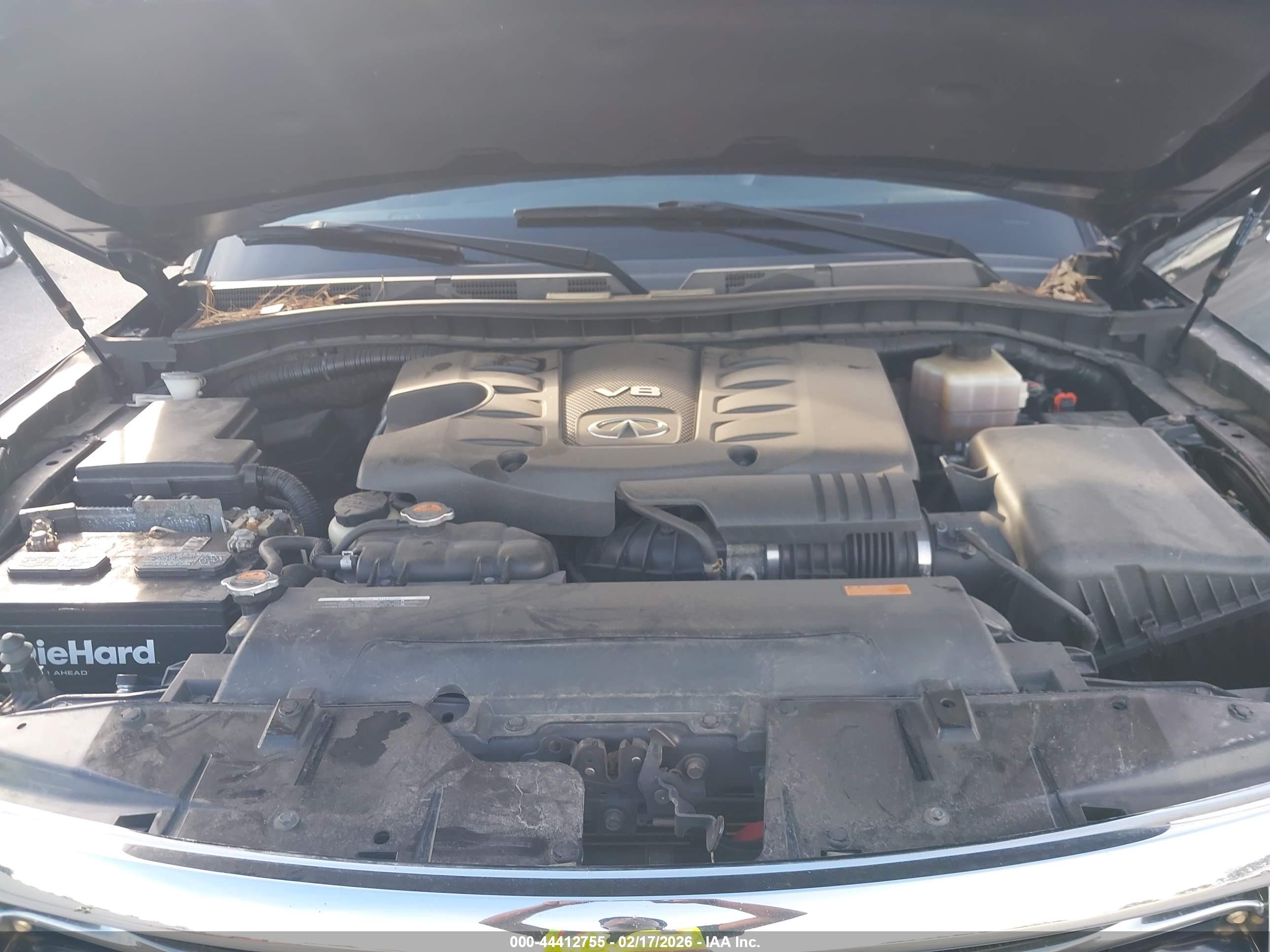 INFINITI QX56 image 10