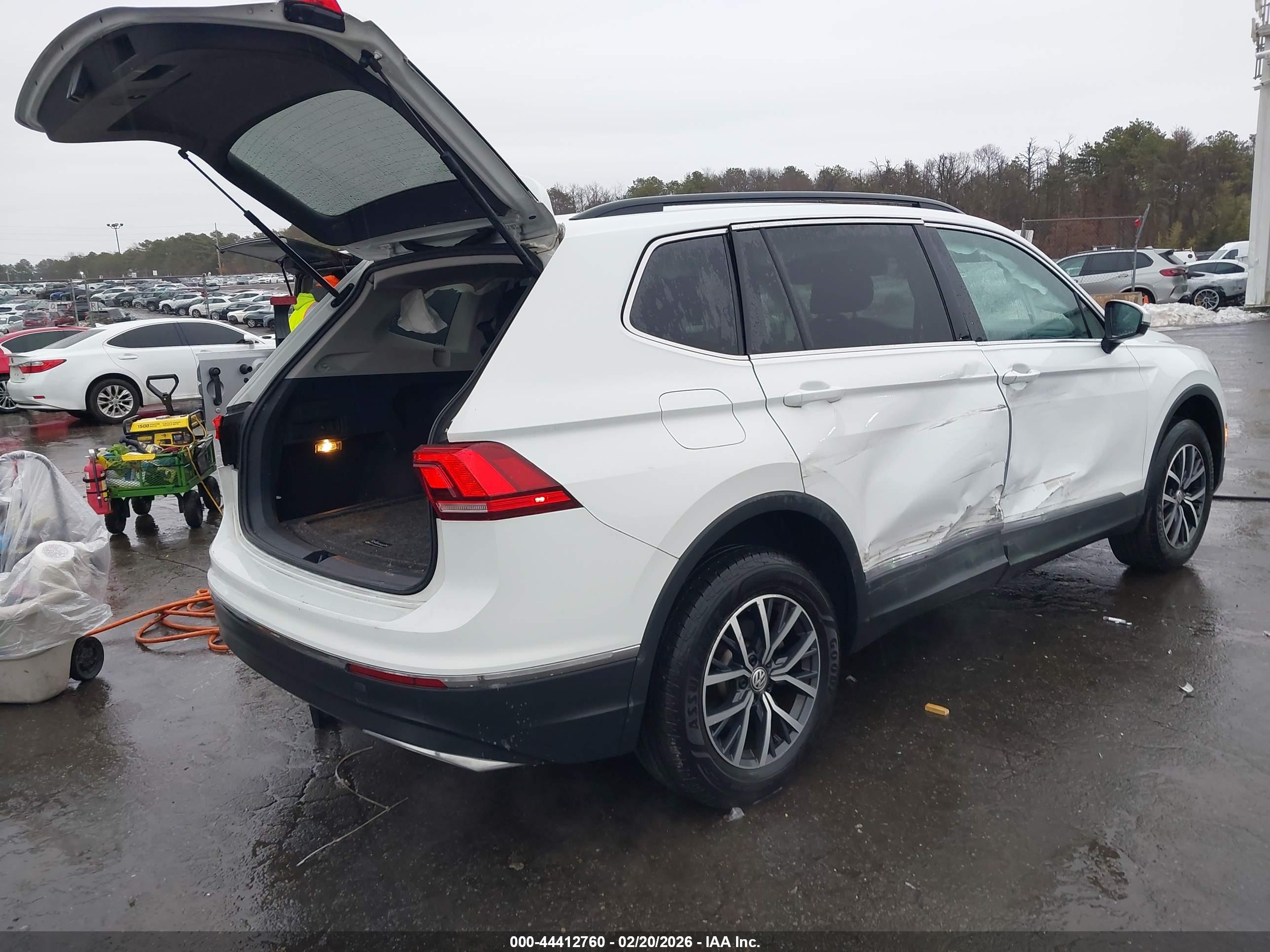 VOLKSWAGEN TIGUAN image 4