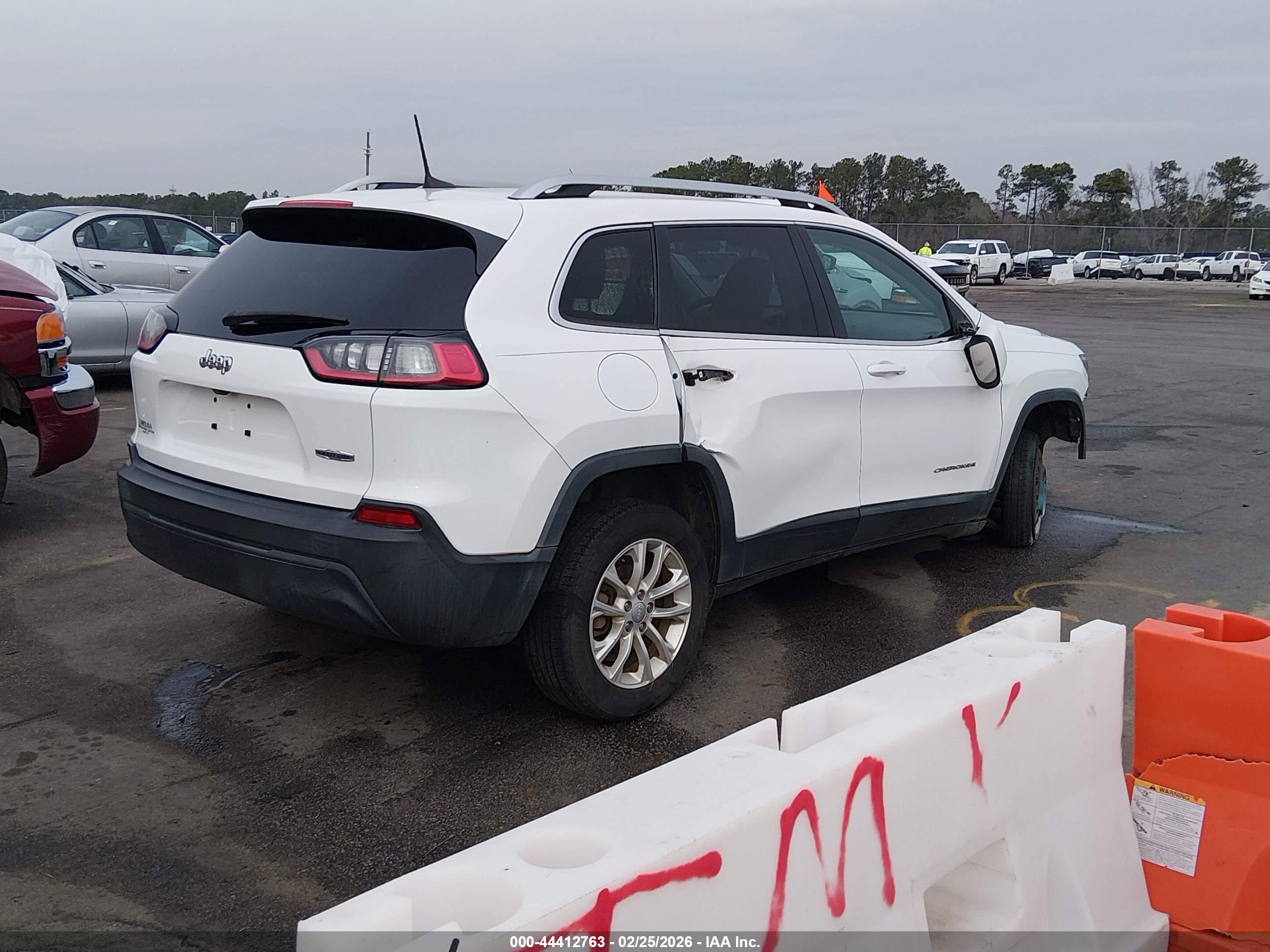 JEEP CHEROKEE image 4