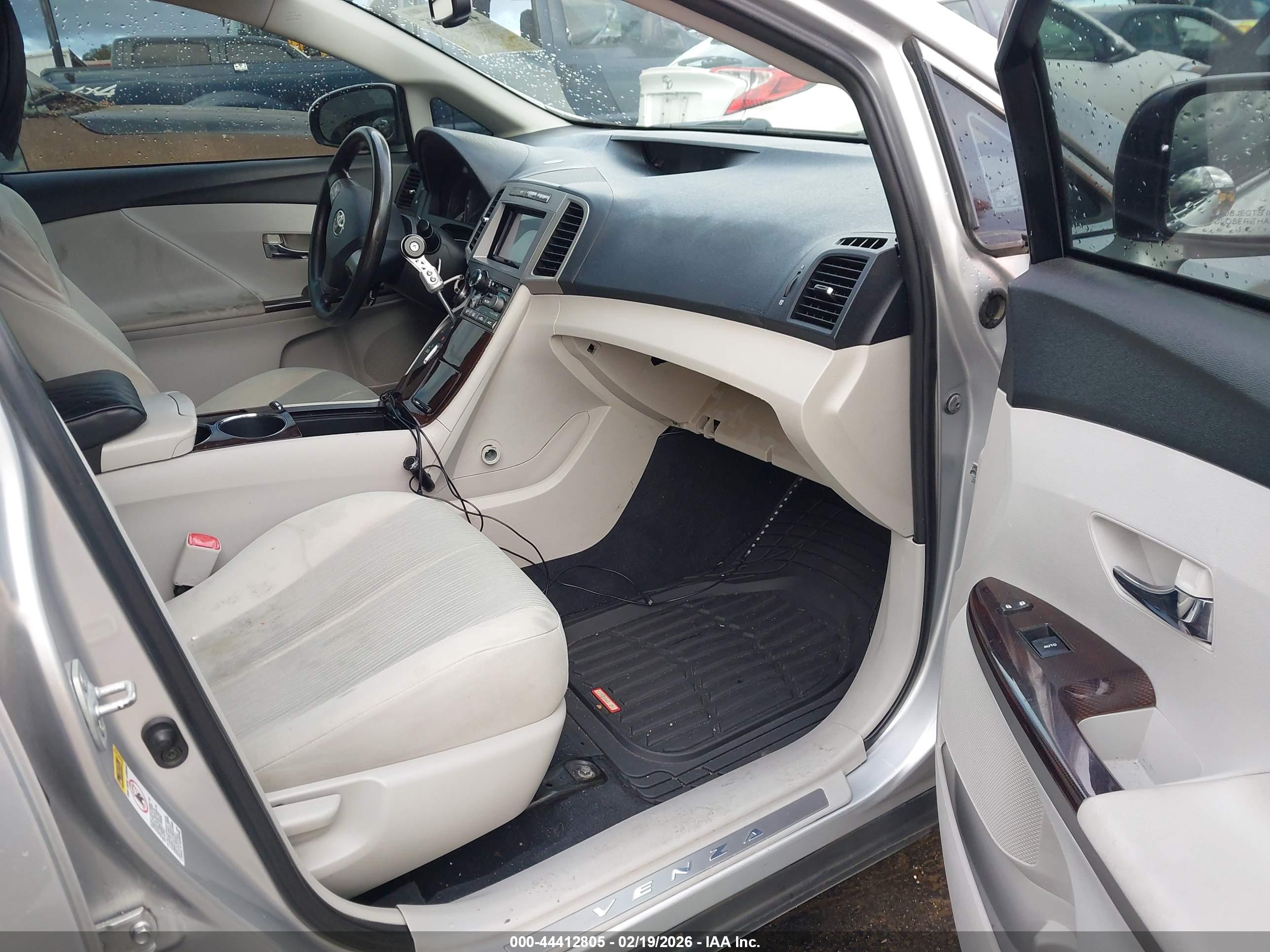TOYOTA VENZA image 5