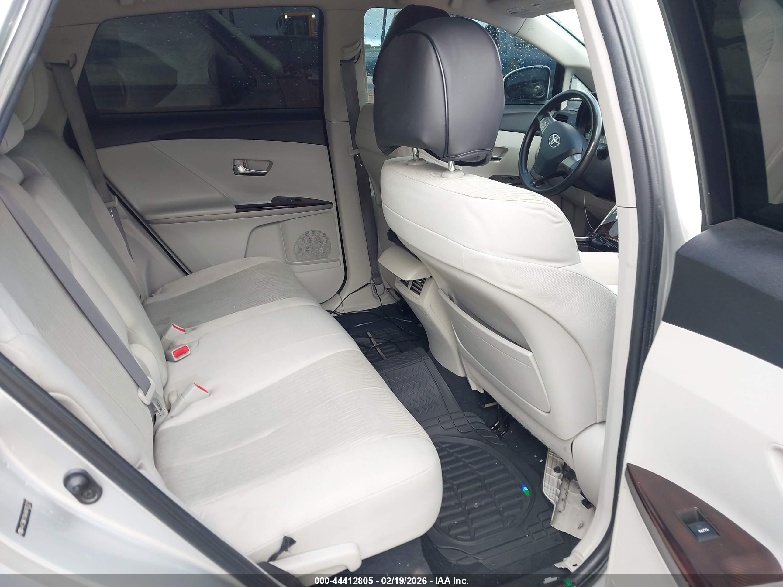 TOYOTA VENZA image 8