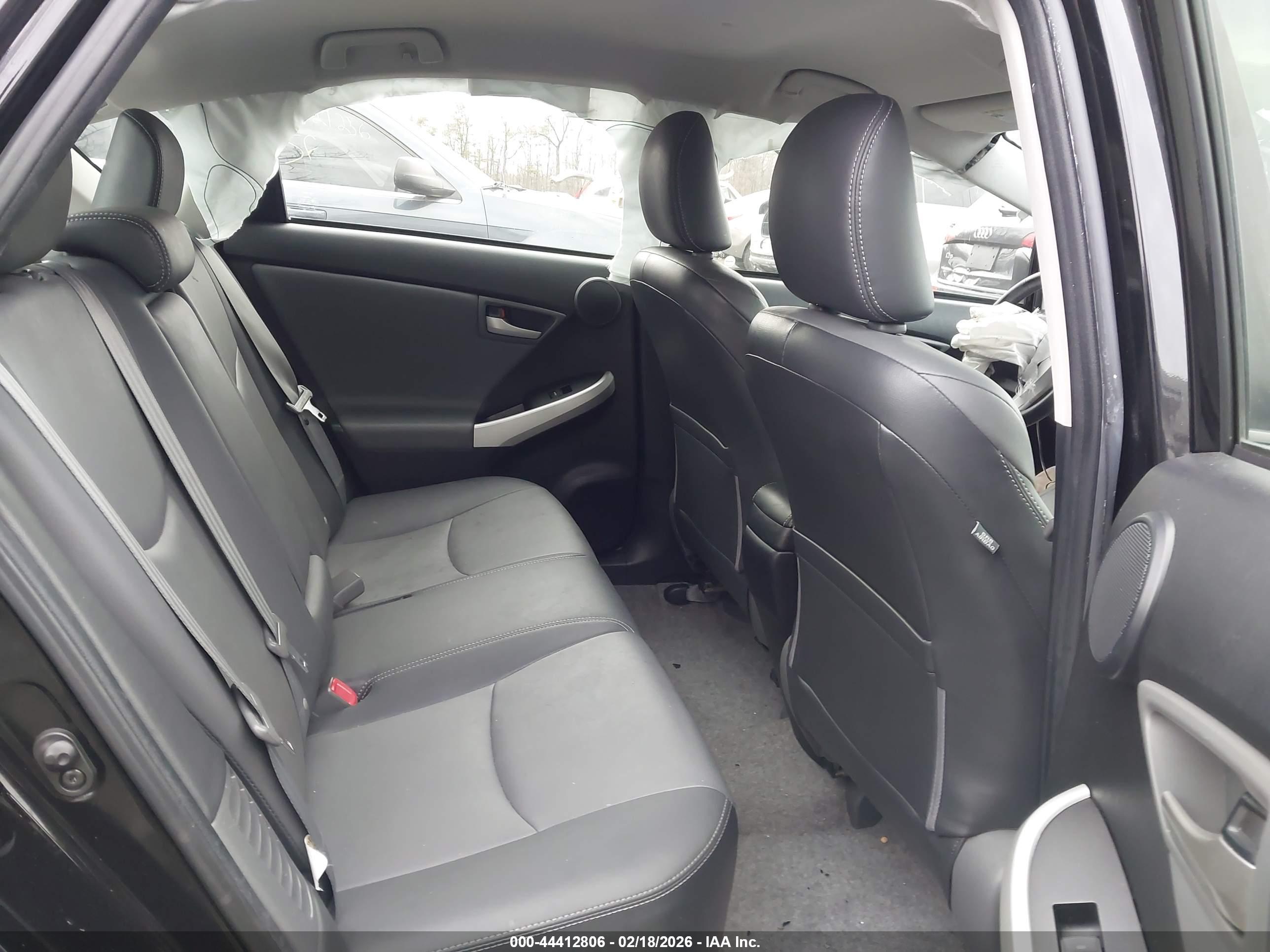 TOYOTA PRIUS image 8