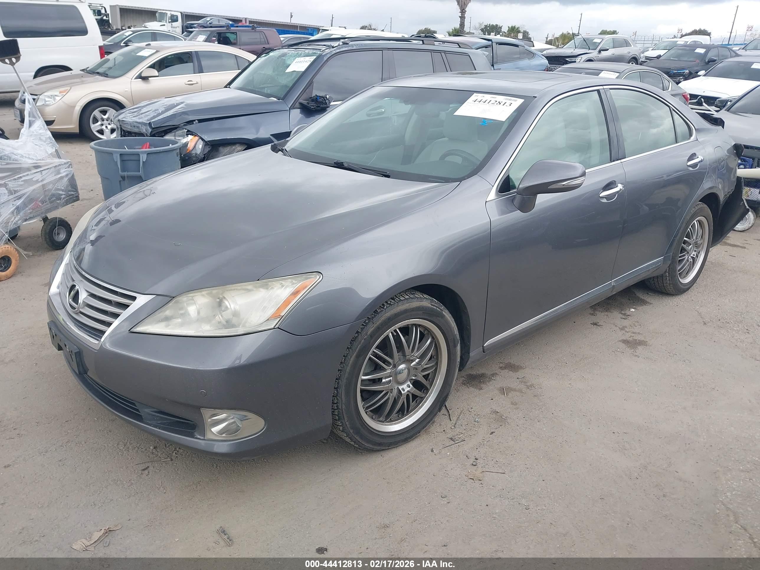 LEXUS ES image 2