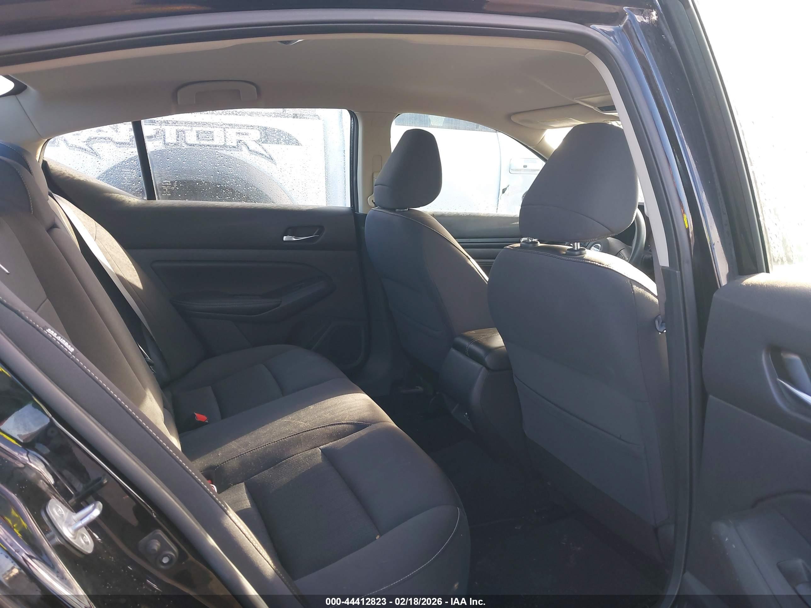 NISSAN ALTIMA image 8